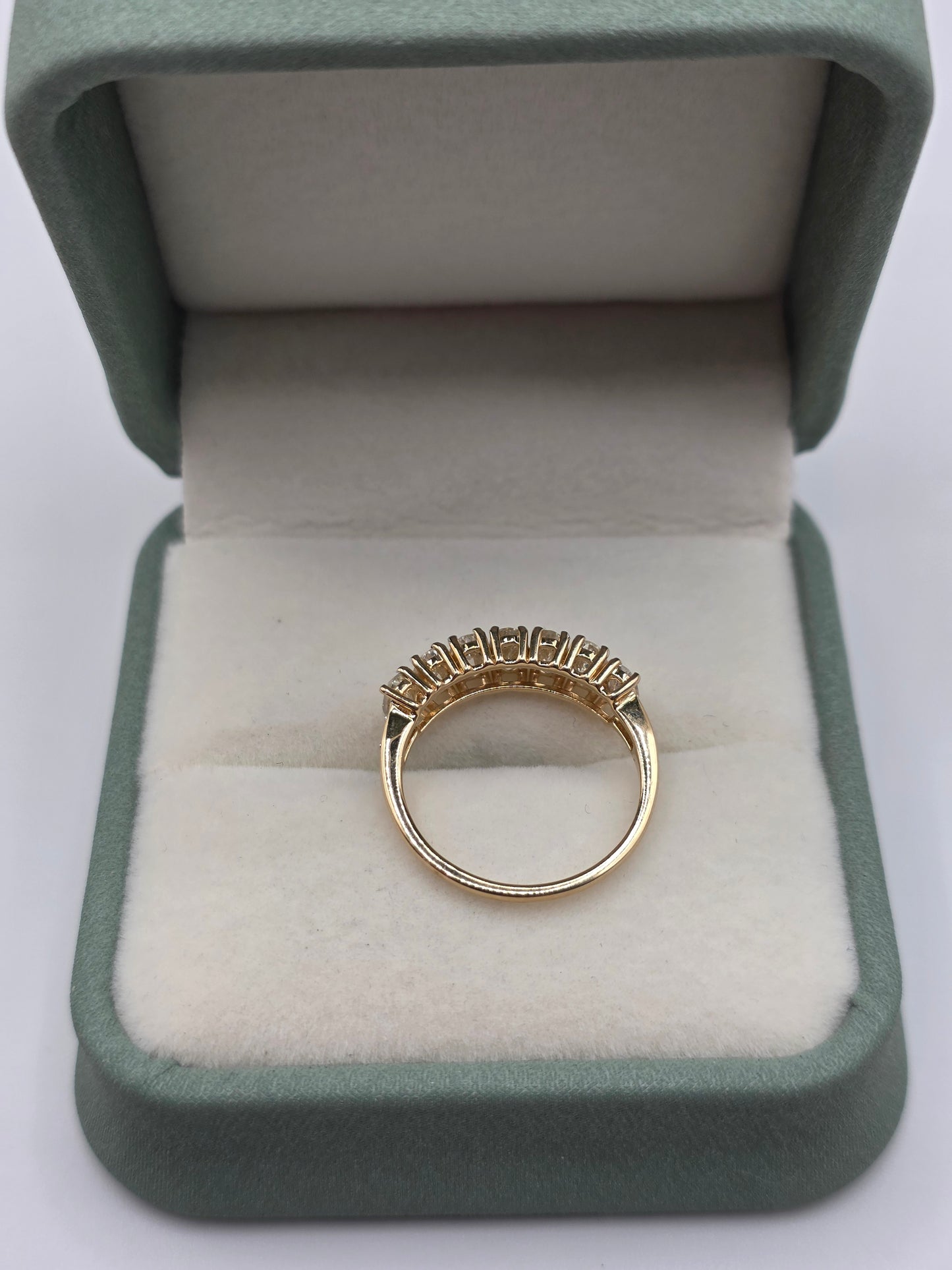 9ct gold white sapphire ring
