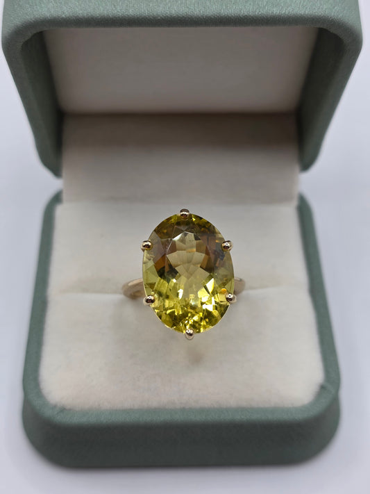 Heavy 9ct gold lemon quartz ring