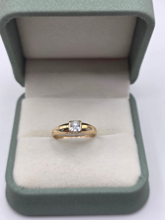 9ct gold cz ring