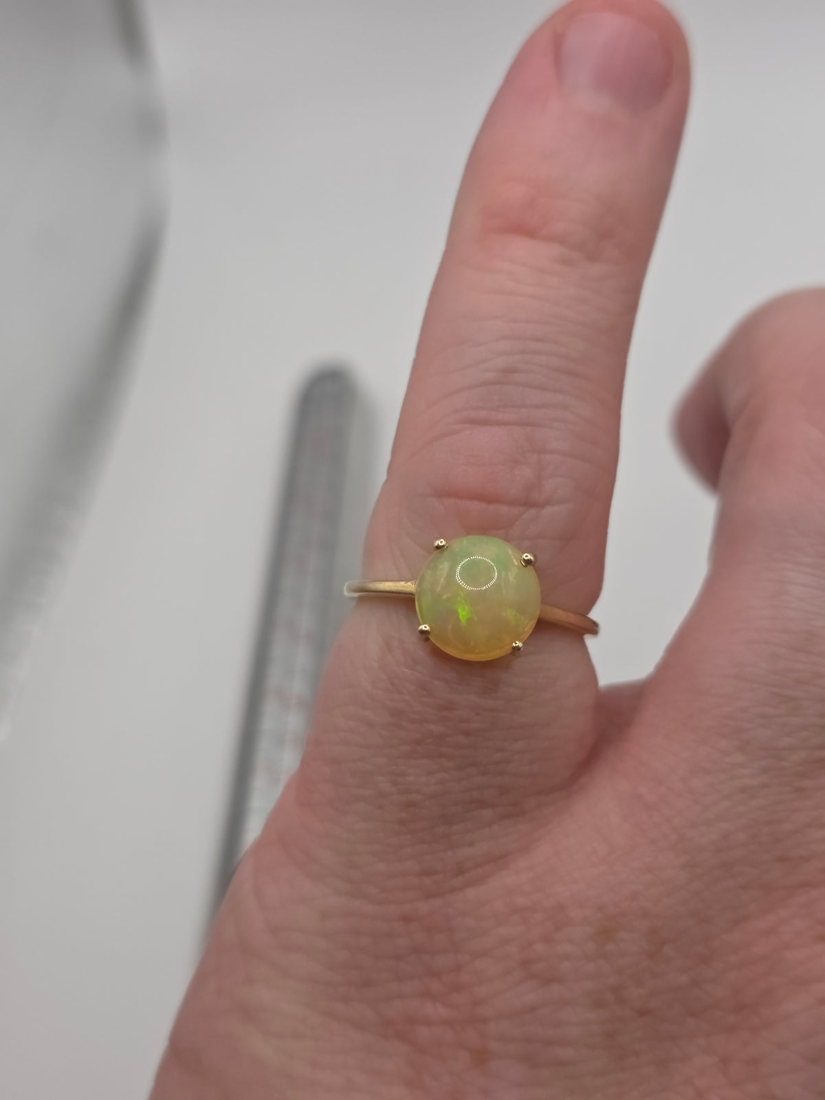 9ct gold opal ring
