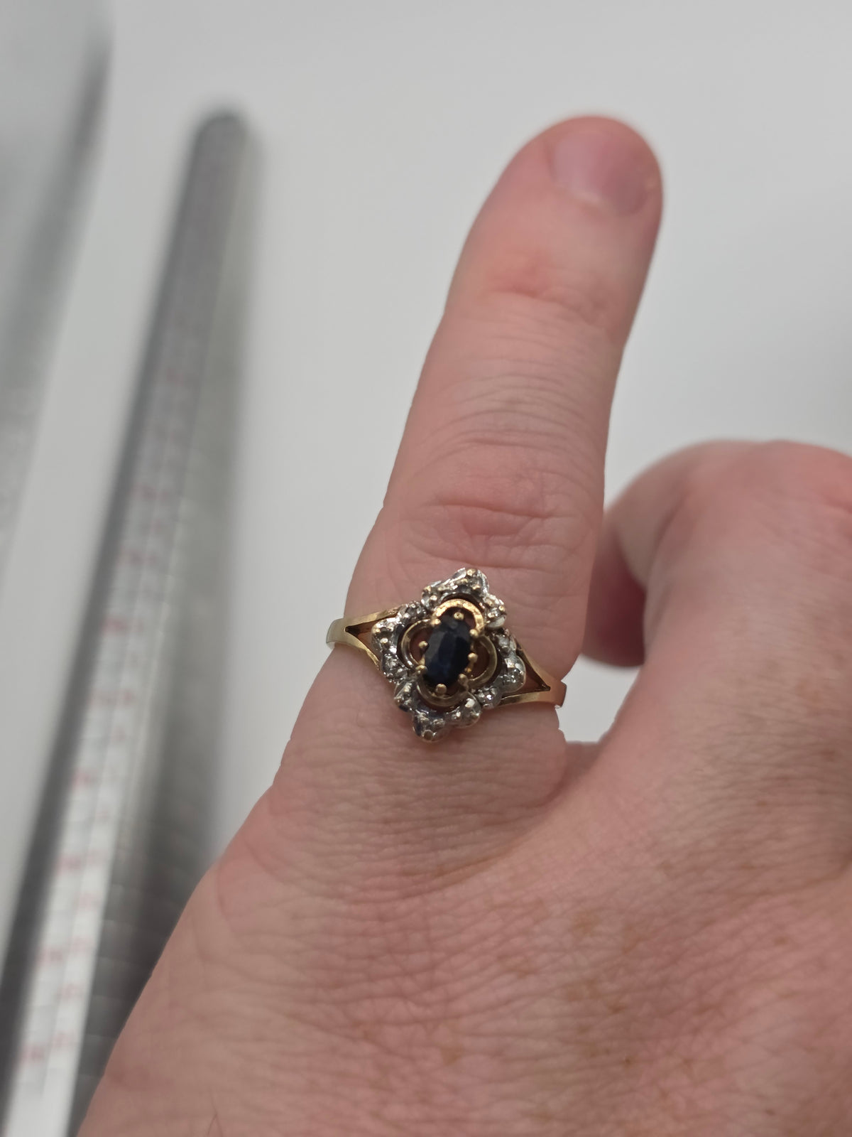 9ct gold sapphire and diamond ring