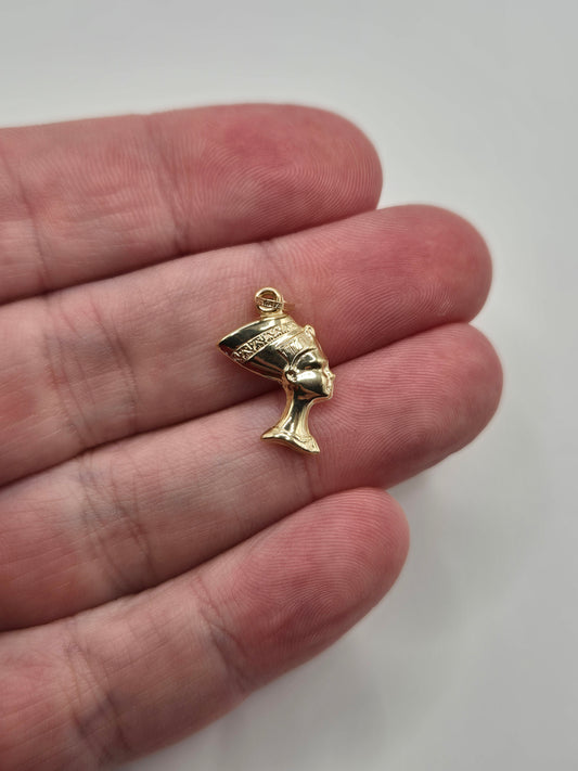 9ct gold nefertiti charm