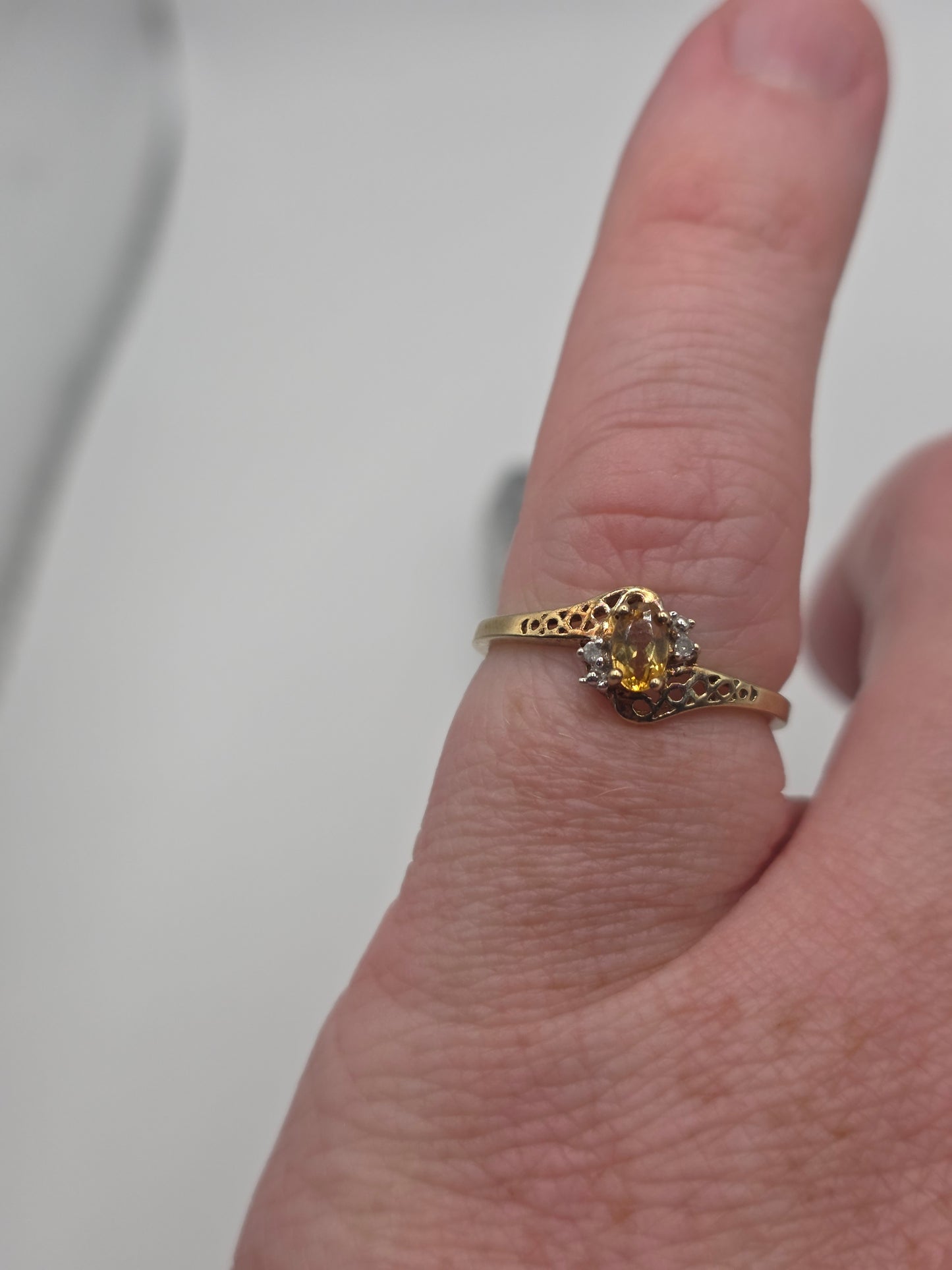 9ct gold citrine and diamond ring