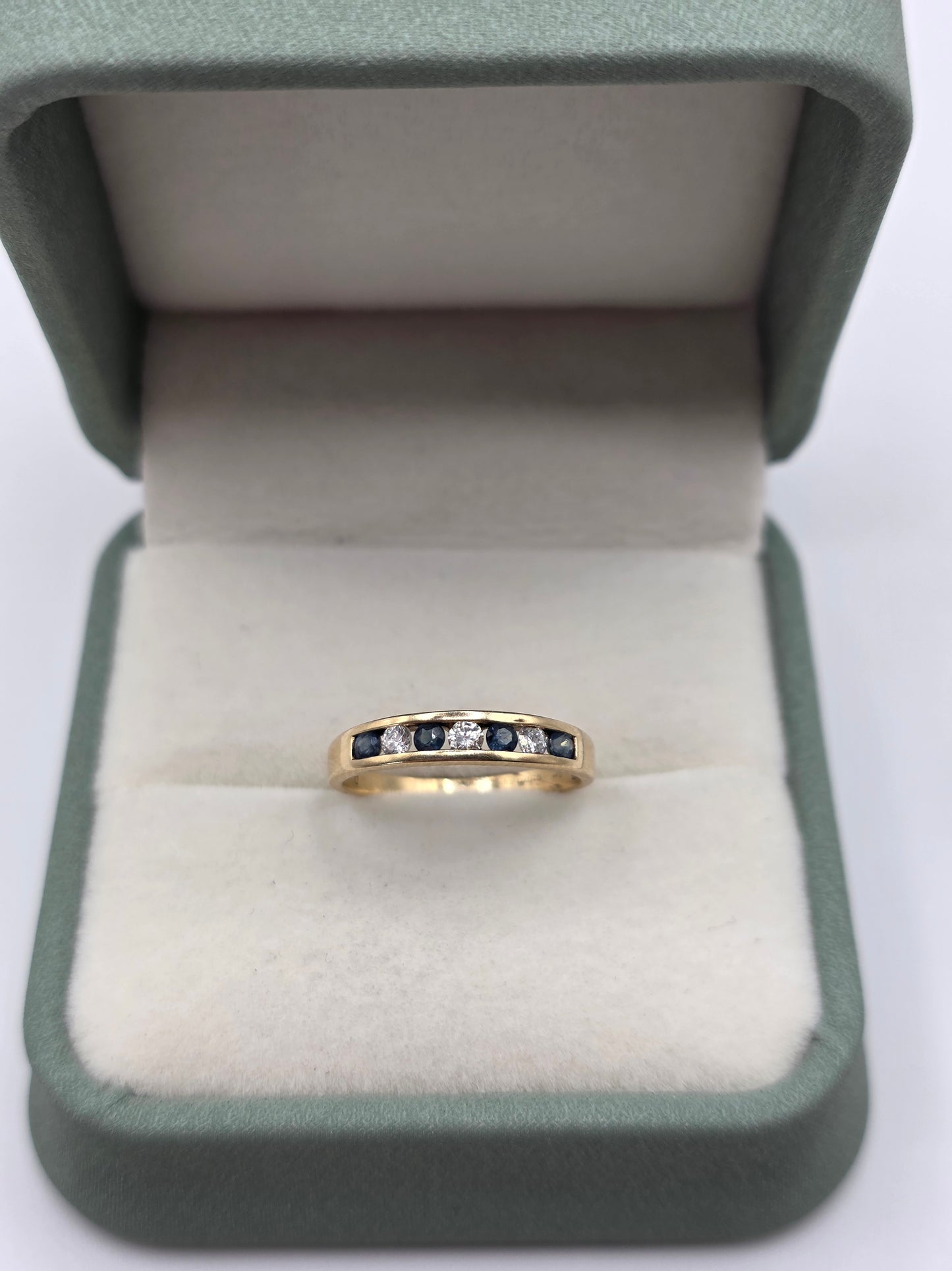 9ct gold sapphire and diamond ring