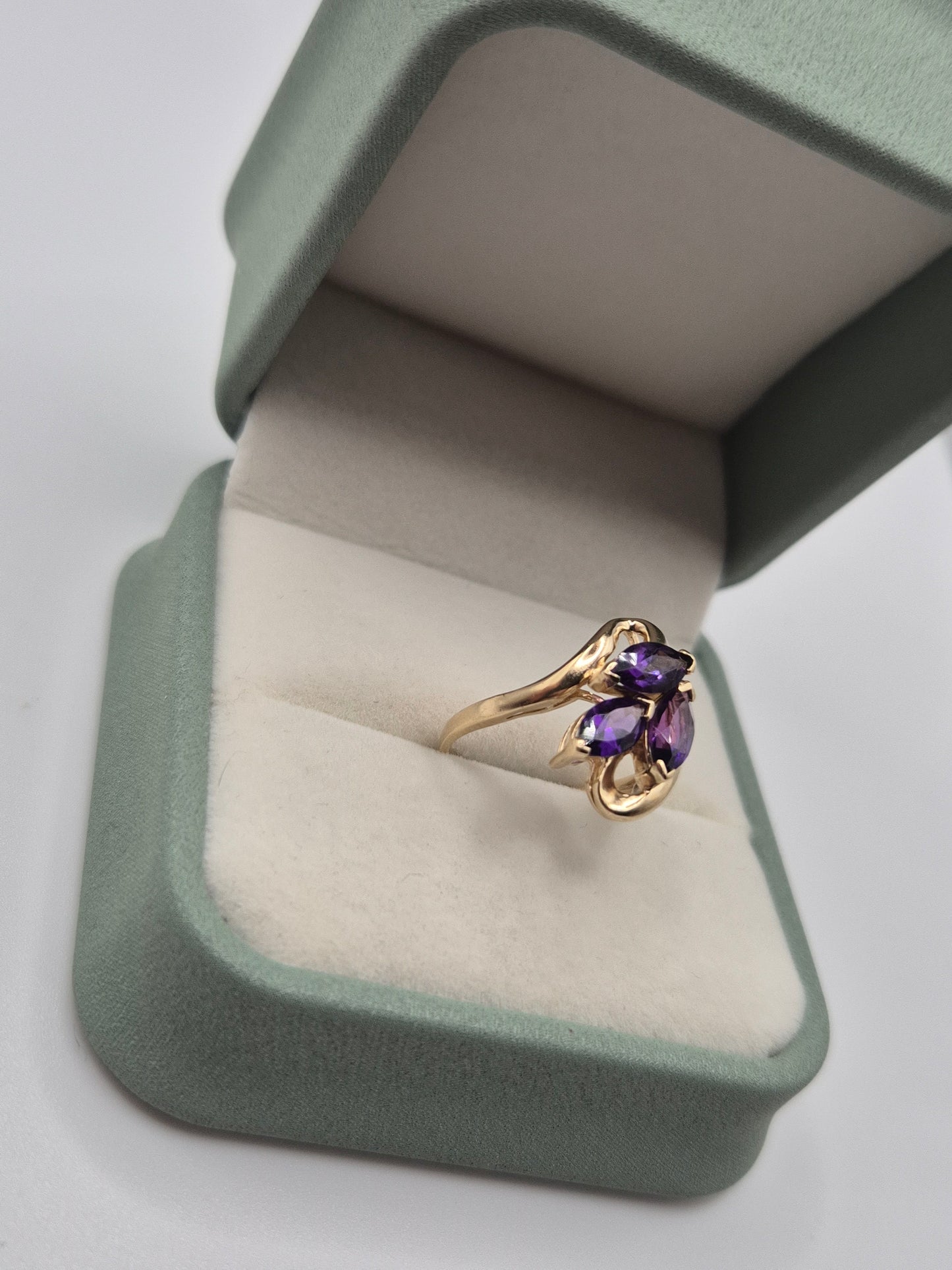 9ct gold amethyst ring