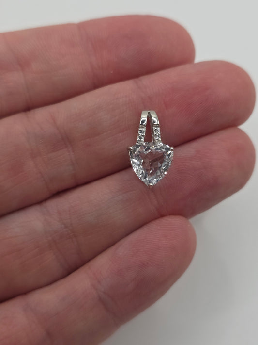 9ct white gold zircon pendant