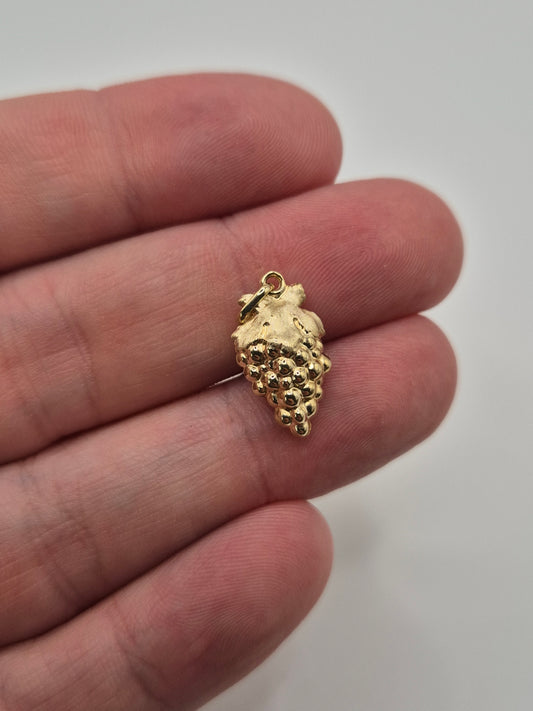 9ct gold grape charm