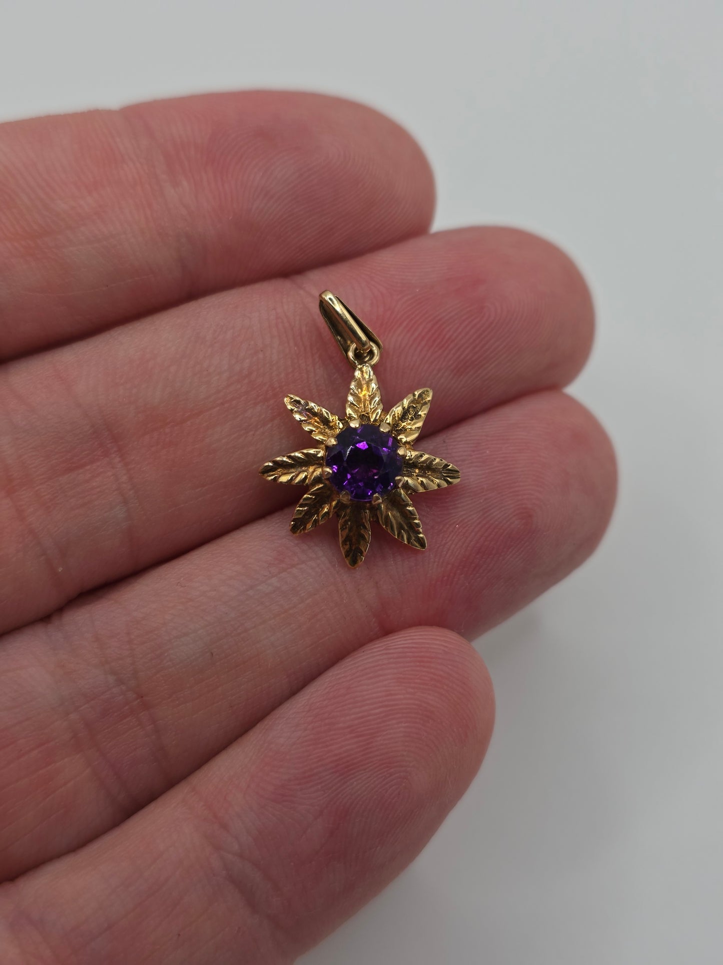 Vintage 9ct gold amethyst pendant