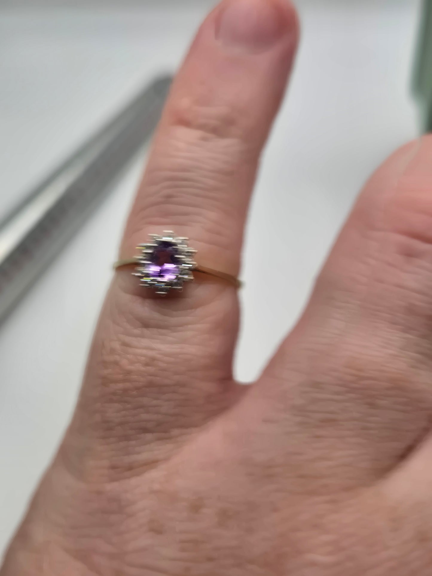9ct gold amethyst and cz ring
