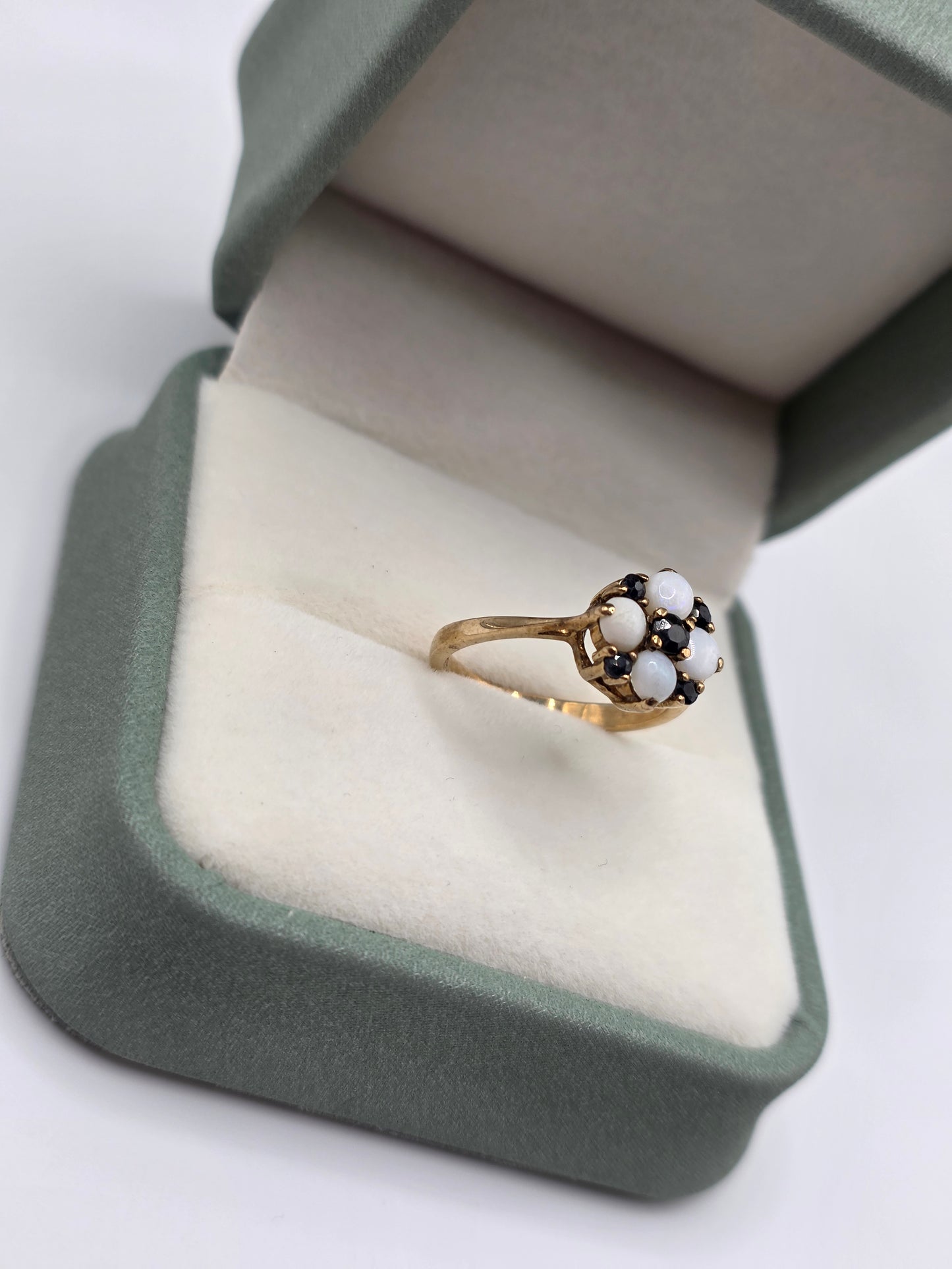 9ct gold opal and sapphire ring