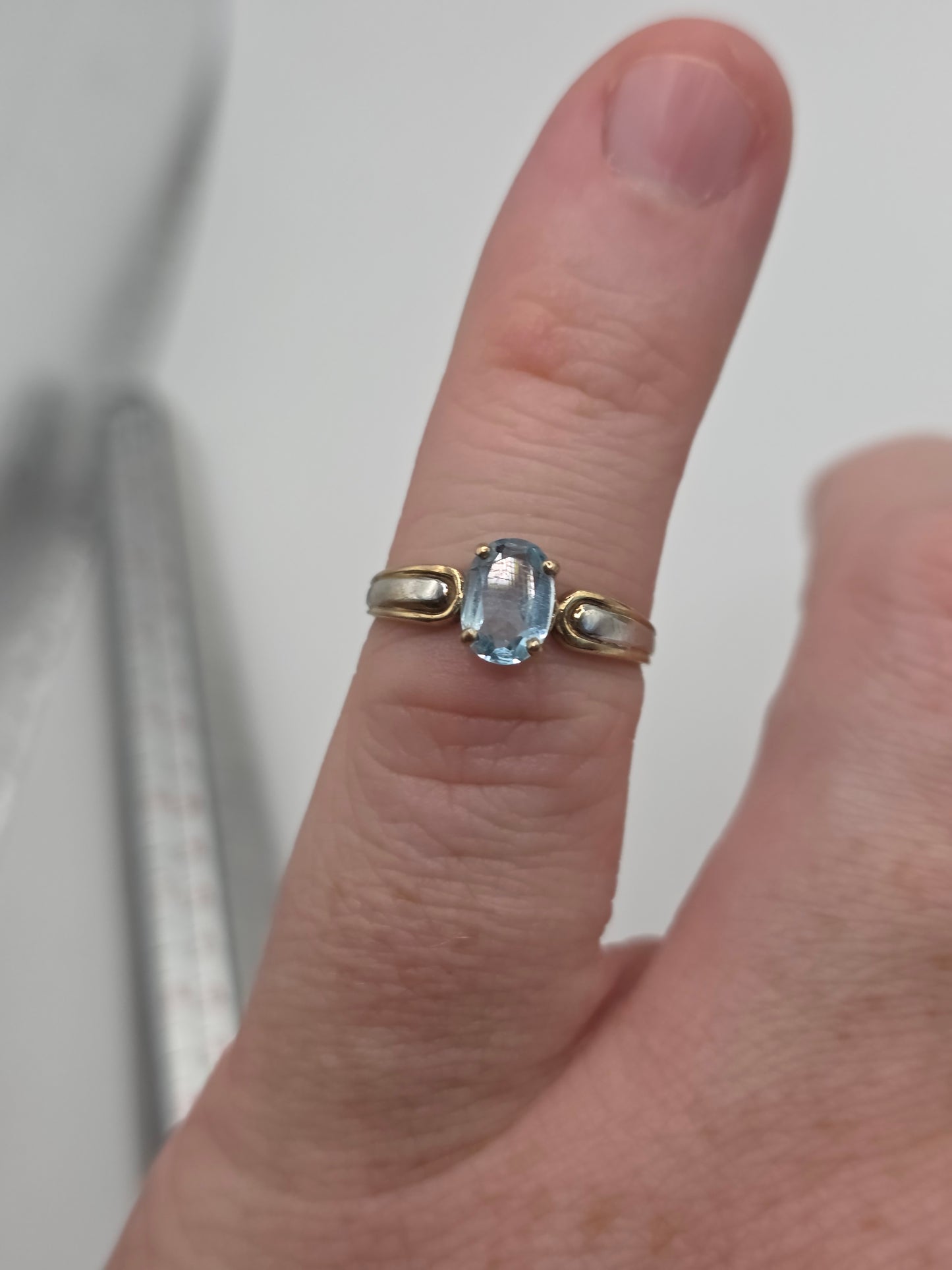9ct two tone gold aquamarine ring