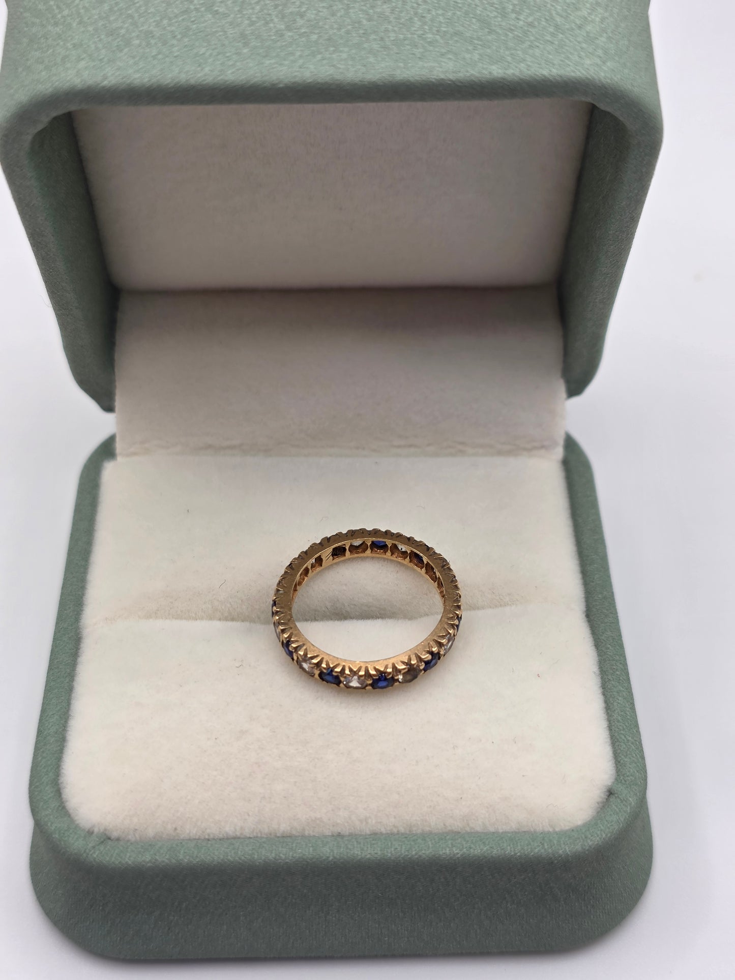 Vintage eternity 9ct gold synthetic sapphire and cz ring