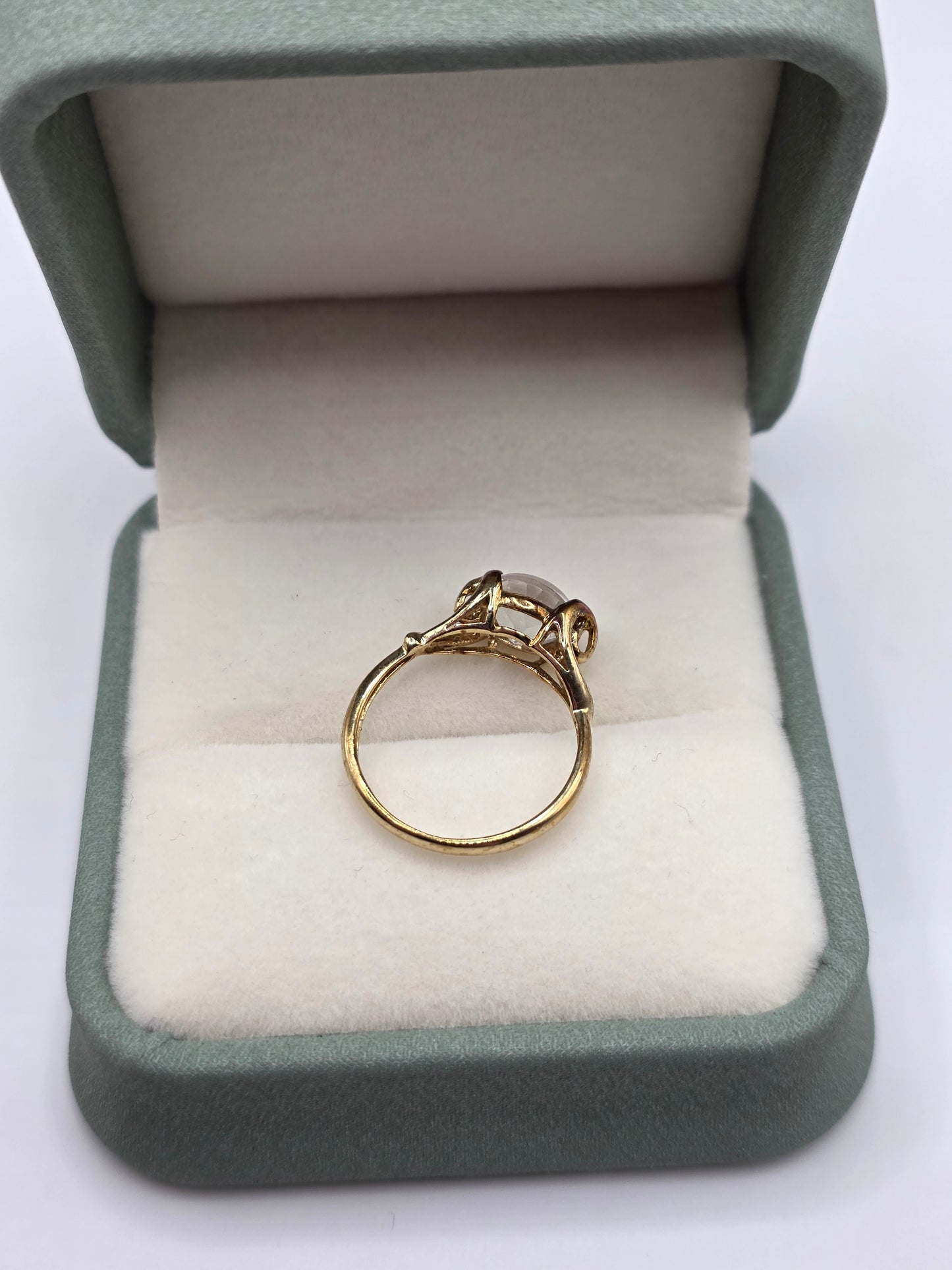 9ct gold rock crystal ring