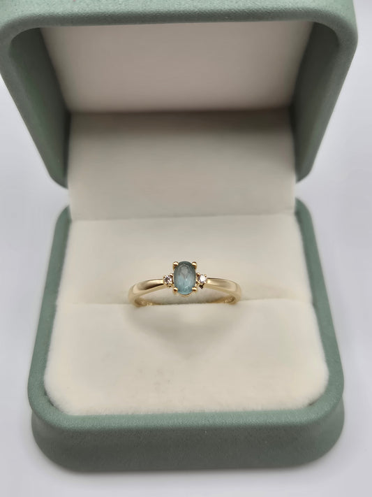 9ct gold aquamarine and diamond ring