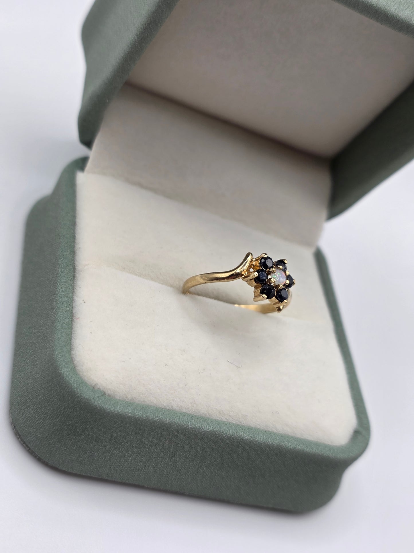 9ct gold opal and sapphire ring