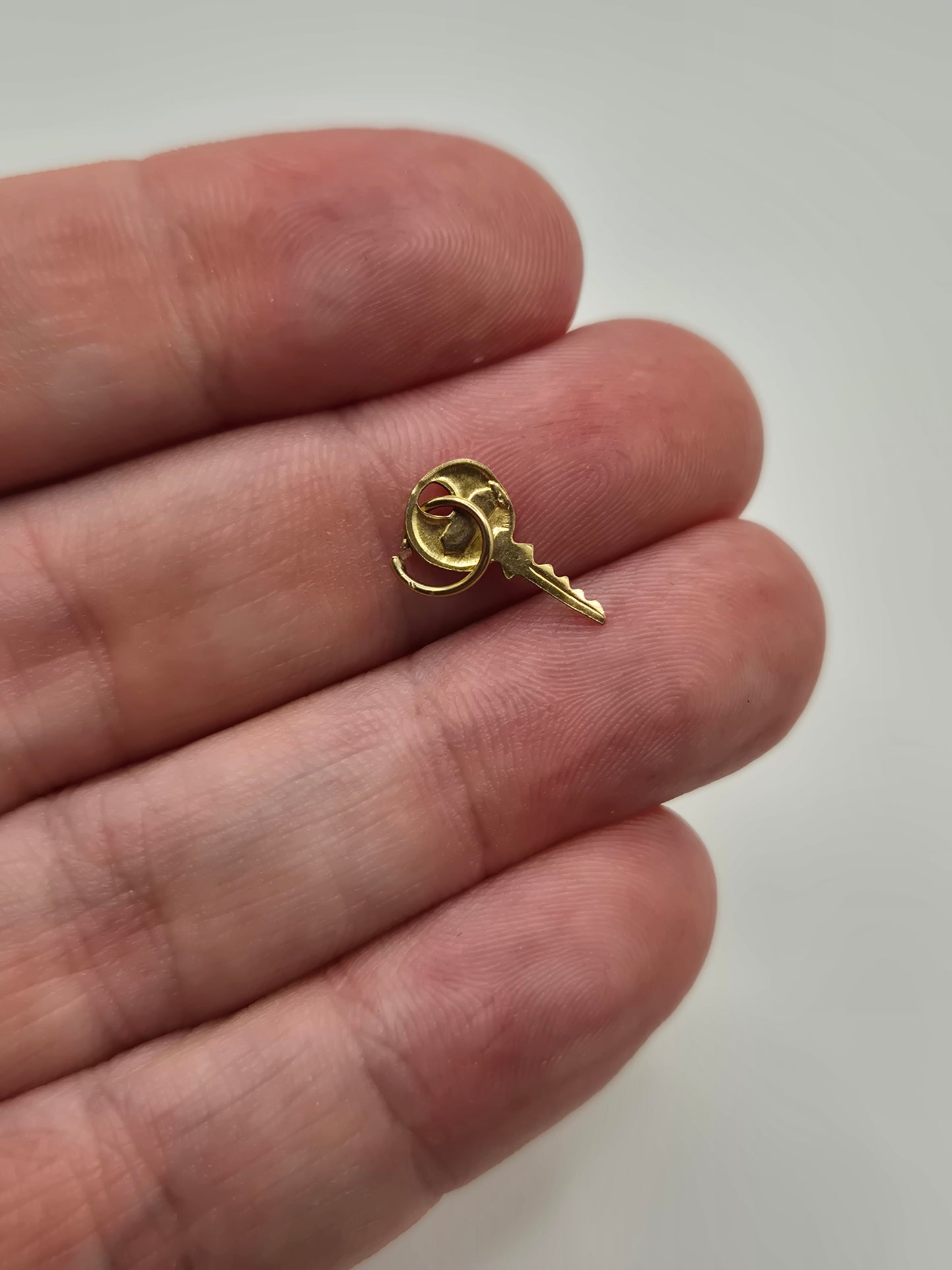 9ct gold key charm