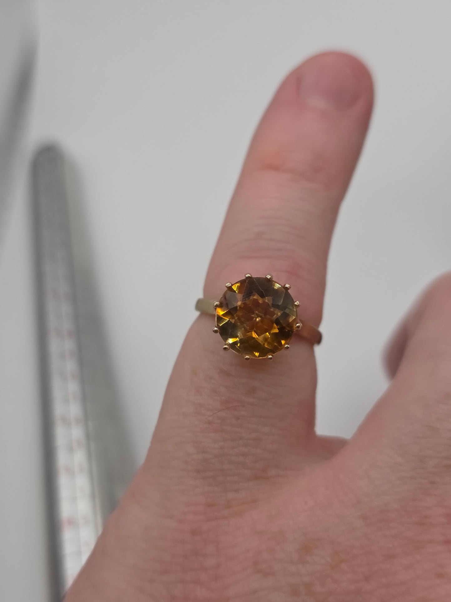 9ct gold citrine ring
