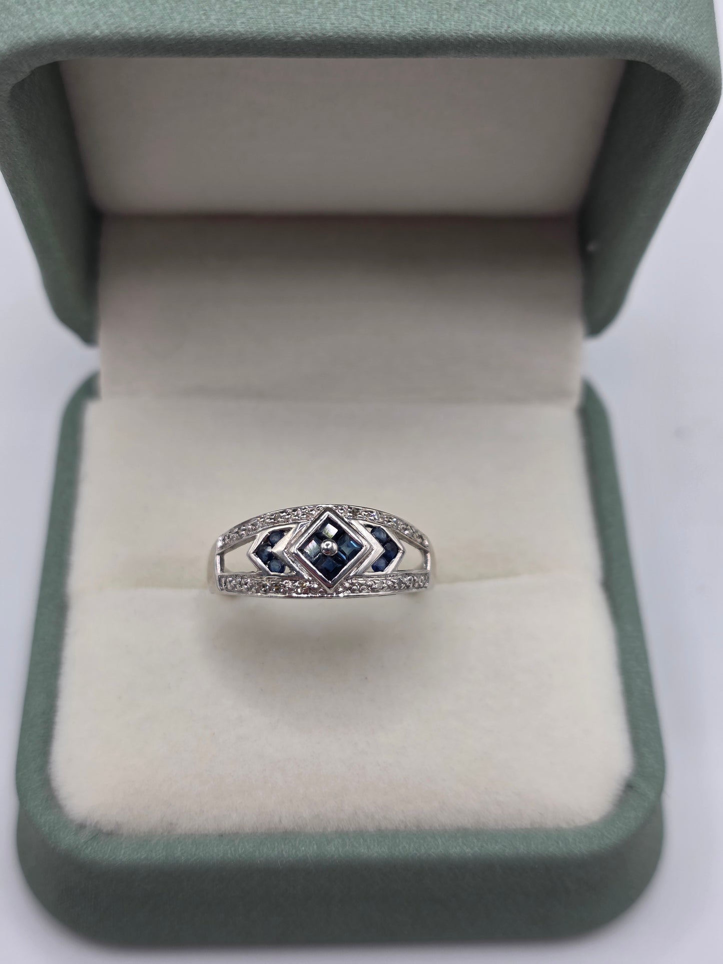 9ct white gold sapphire and diamond ring