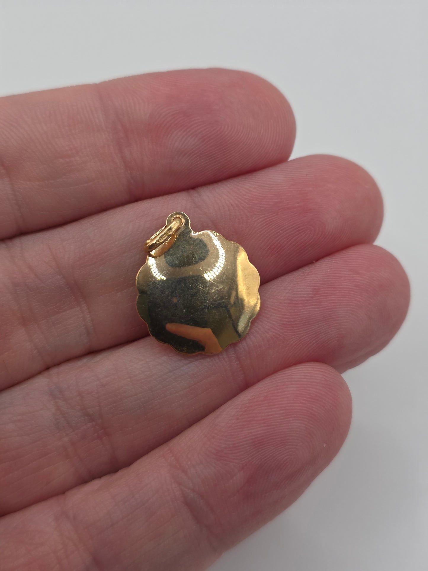 9ct gold st christopher pendant