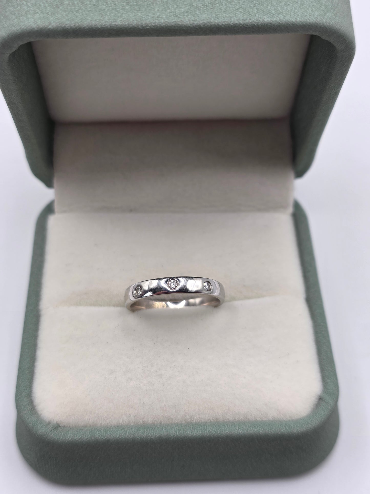 9ct white gold diamond ring