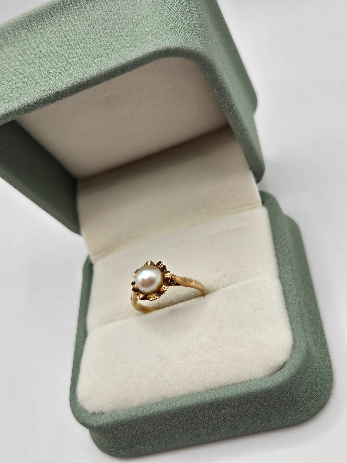 Vintage 9ct gold pearl ring