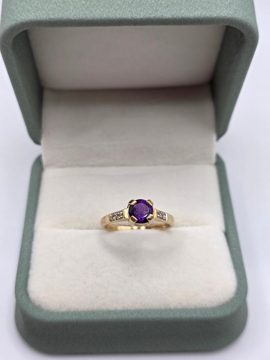 9ct gold amethyst and diamond ring
