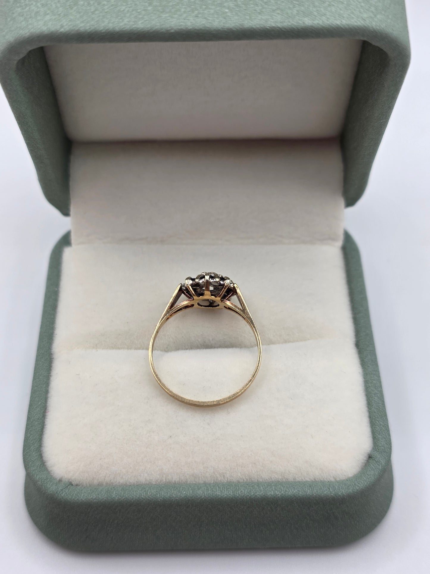 9ct gold sapphire and diamond ring