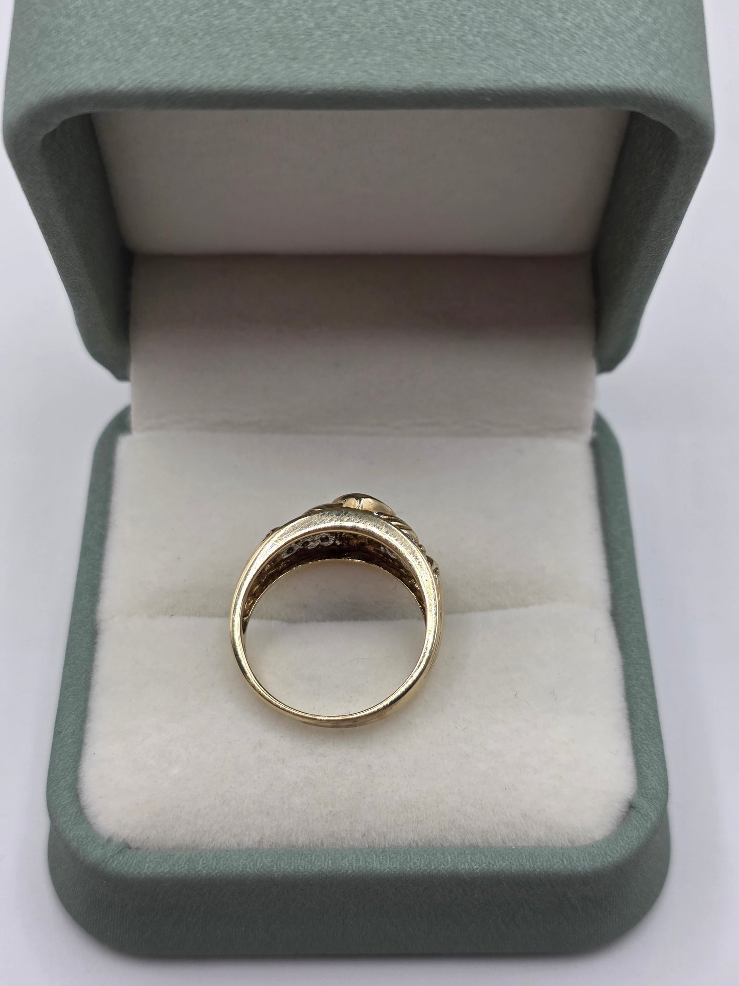 9ct gold tanzanite and diamond claddagh ring