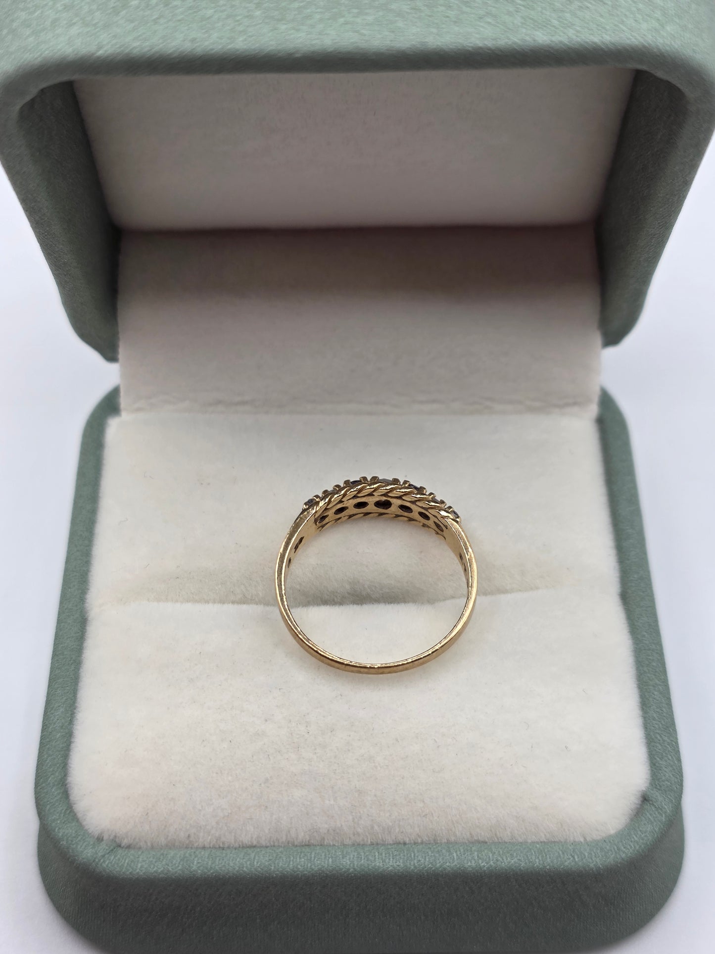 9ct gold garnet and cz ring