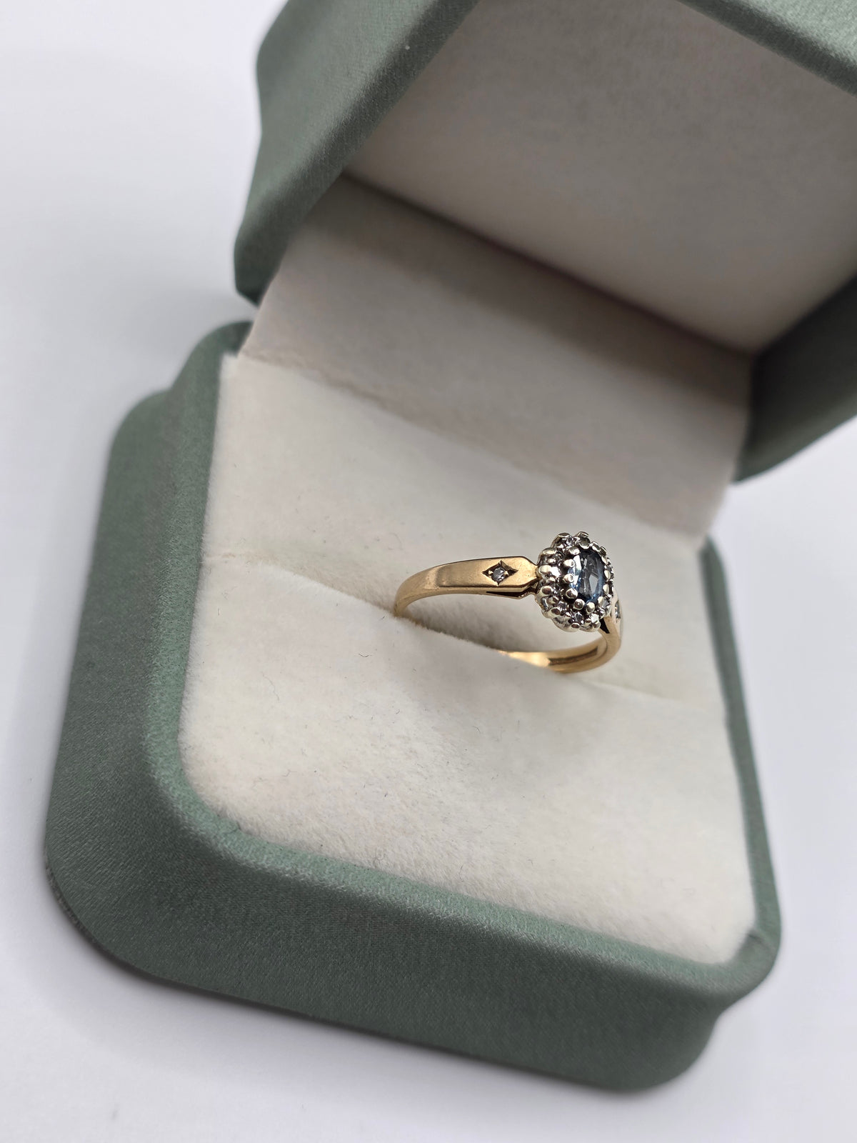 9ct gold topaz and diamond ring