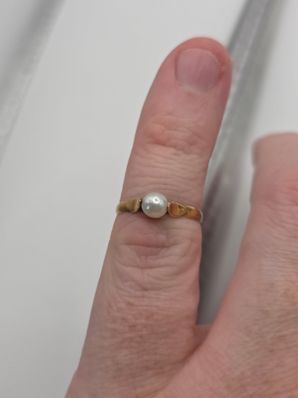 18ct gold pearl ring