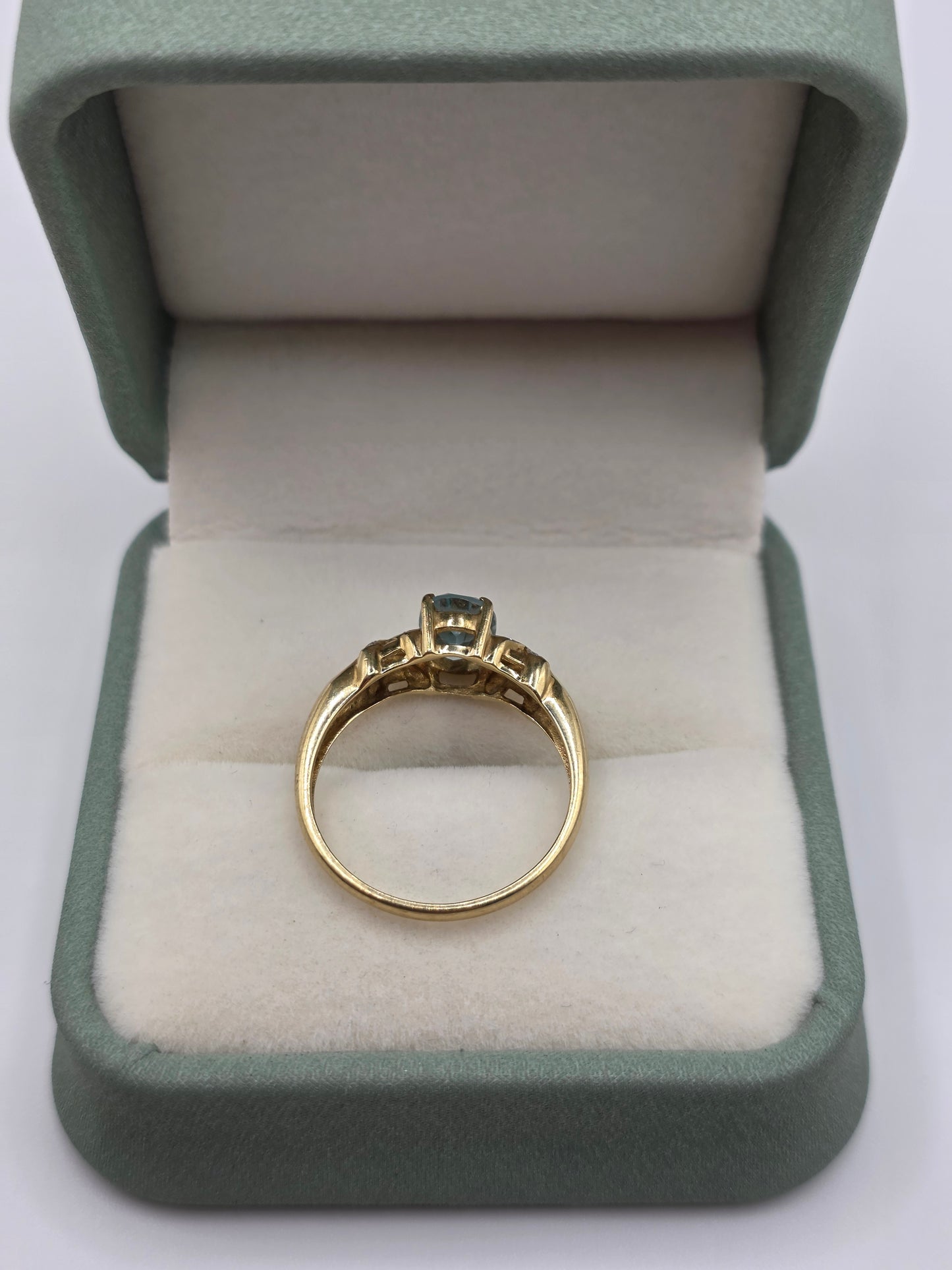9ct gold topaz and diamond ring