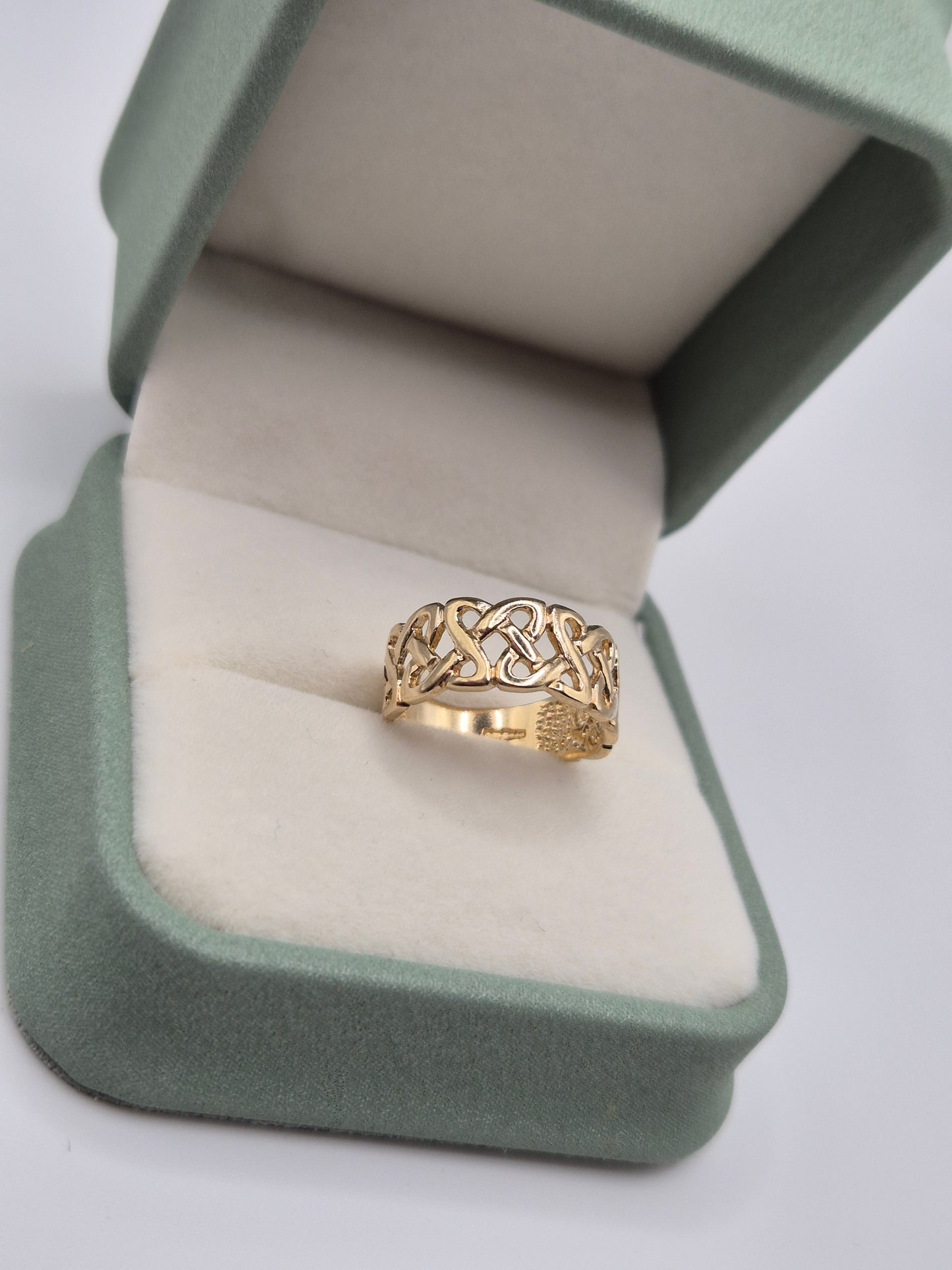 9ct gold ring