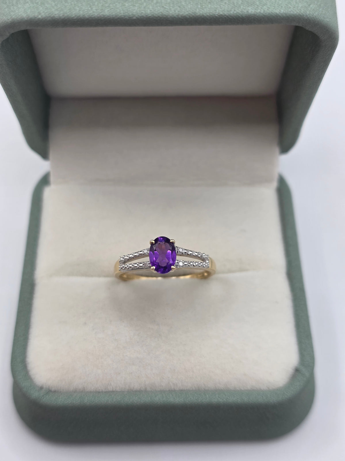 9ct gold amethyst and diamond ring