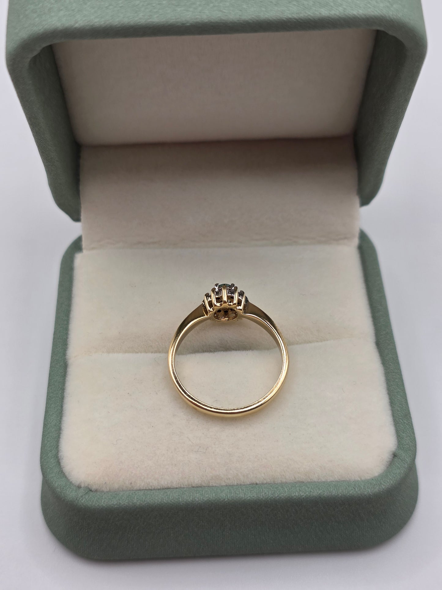 9ct gold emerald and diamond ring