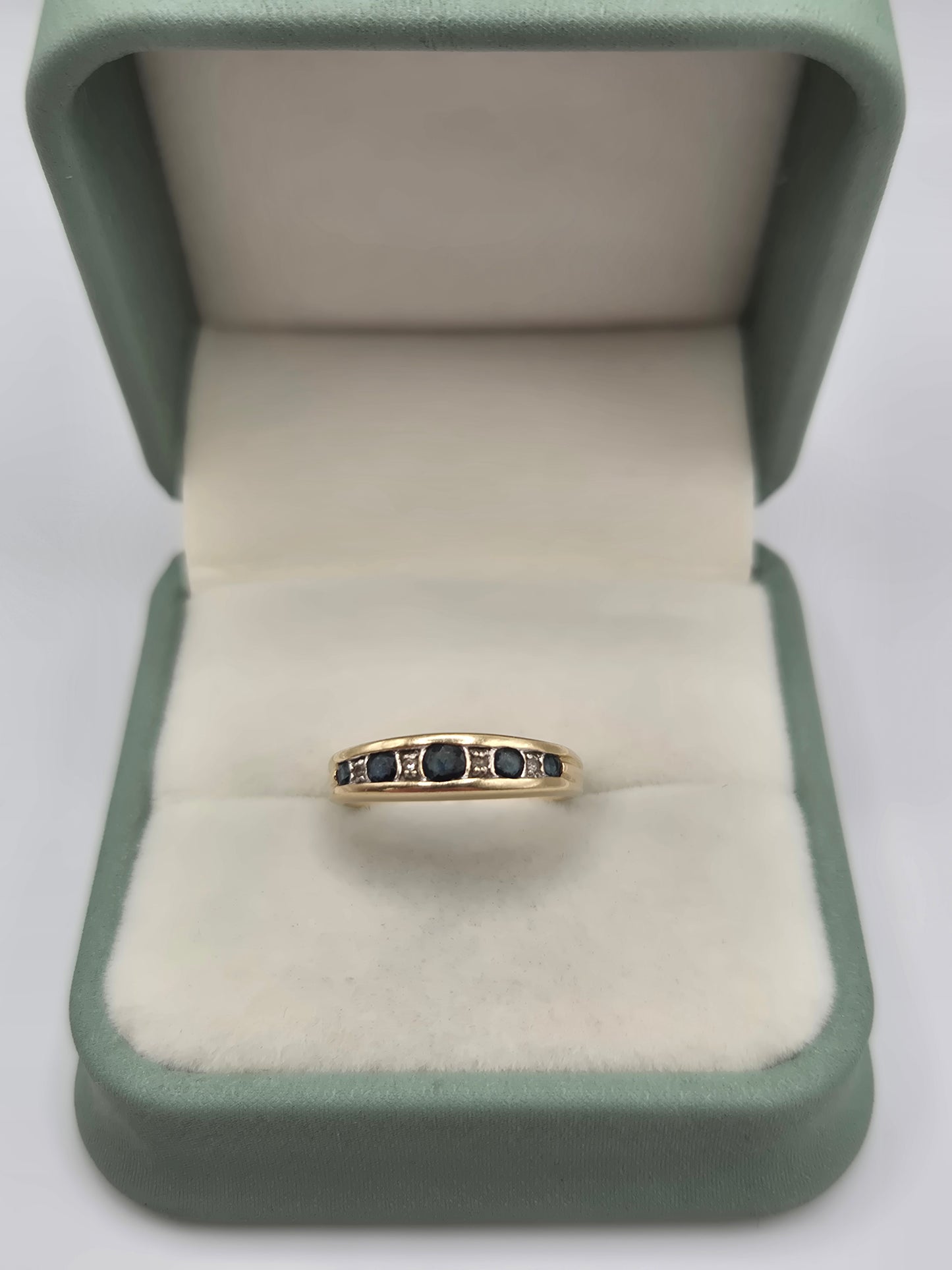 9ct gold sapphire and diamond ring