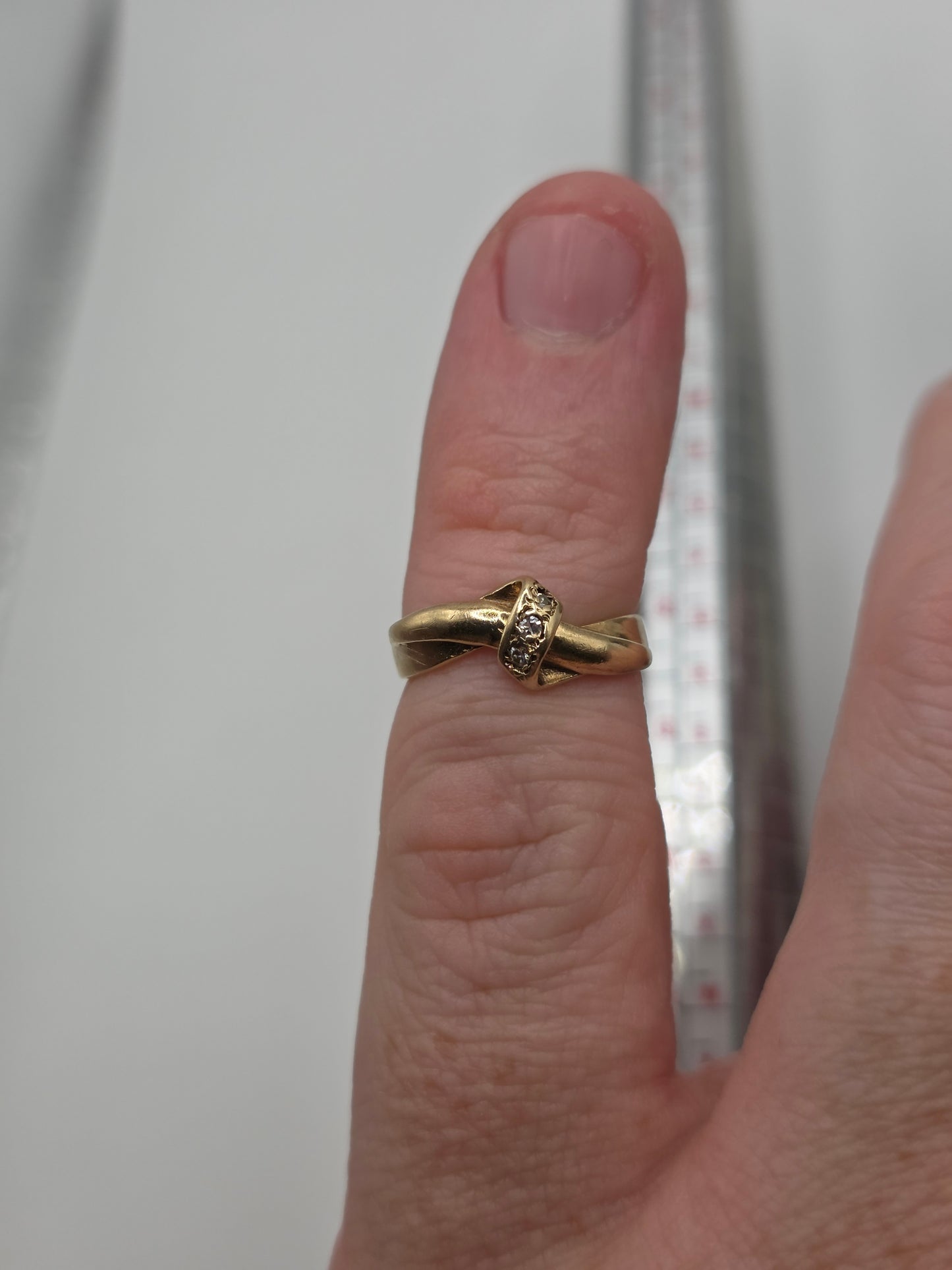 9ct gold diamond ring