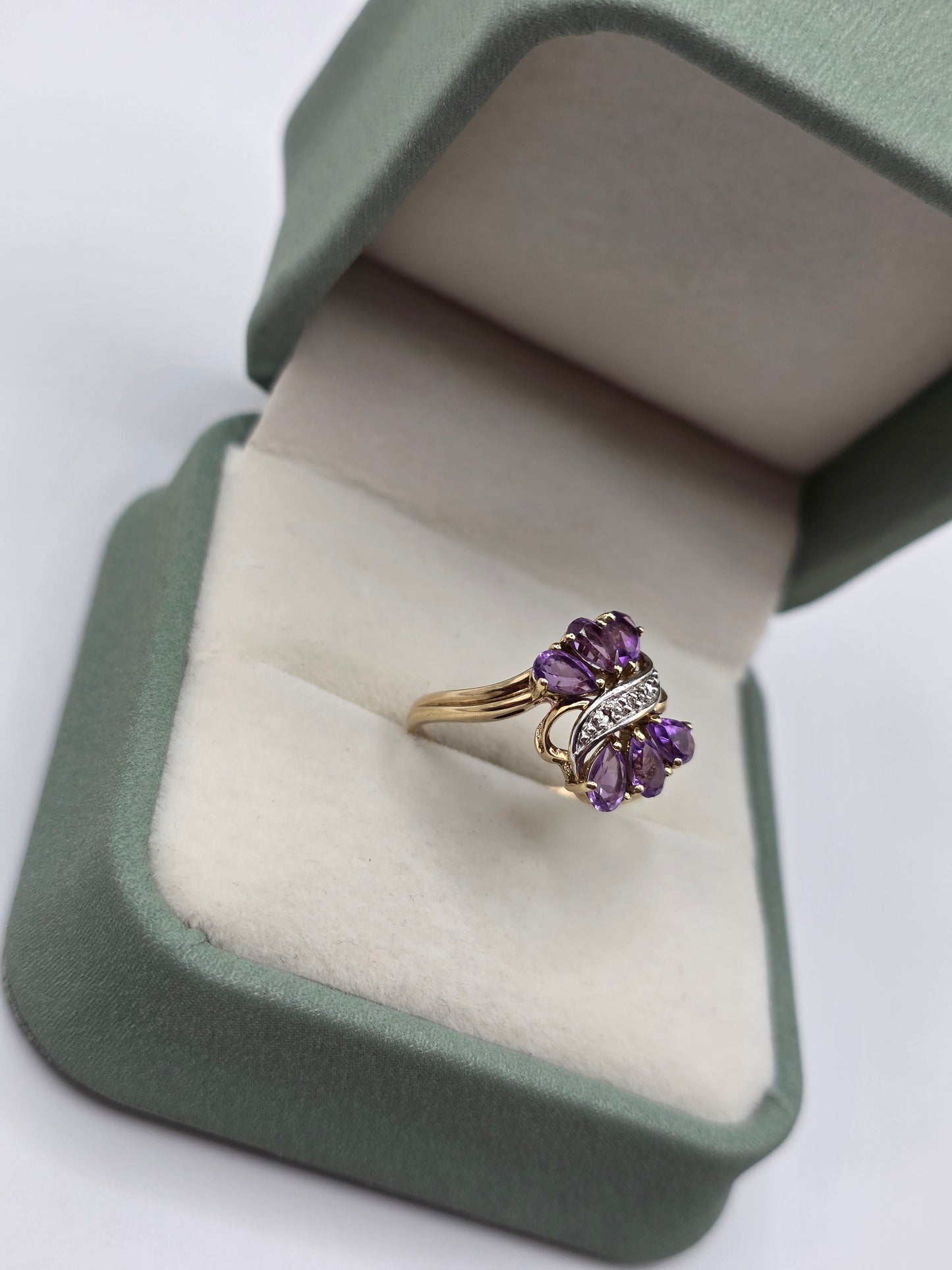 9ct gold amethyst and diamond ring