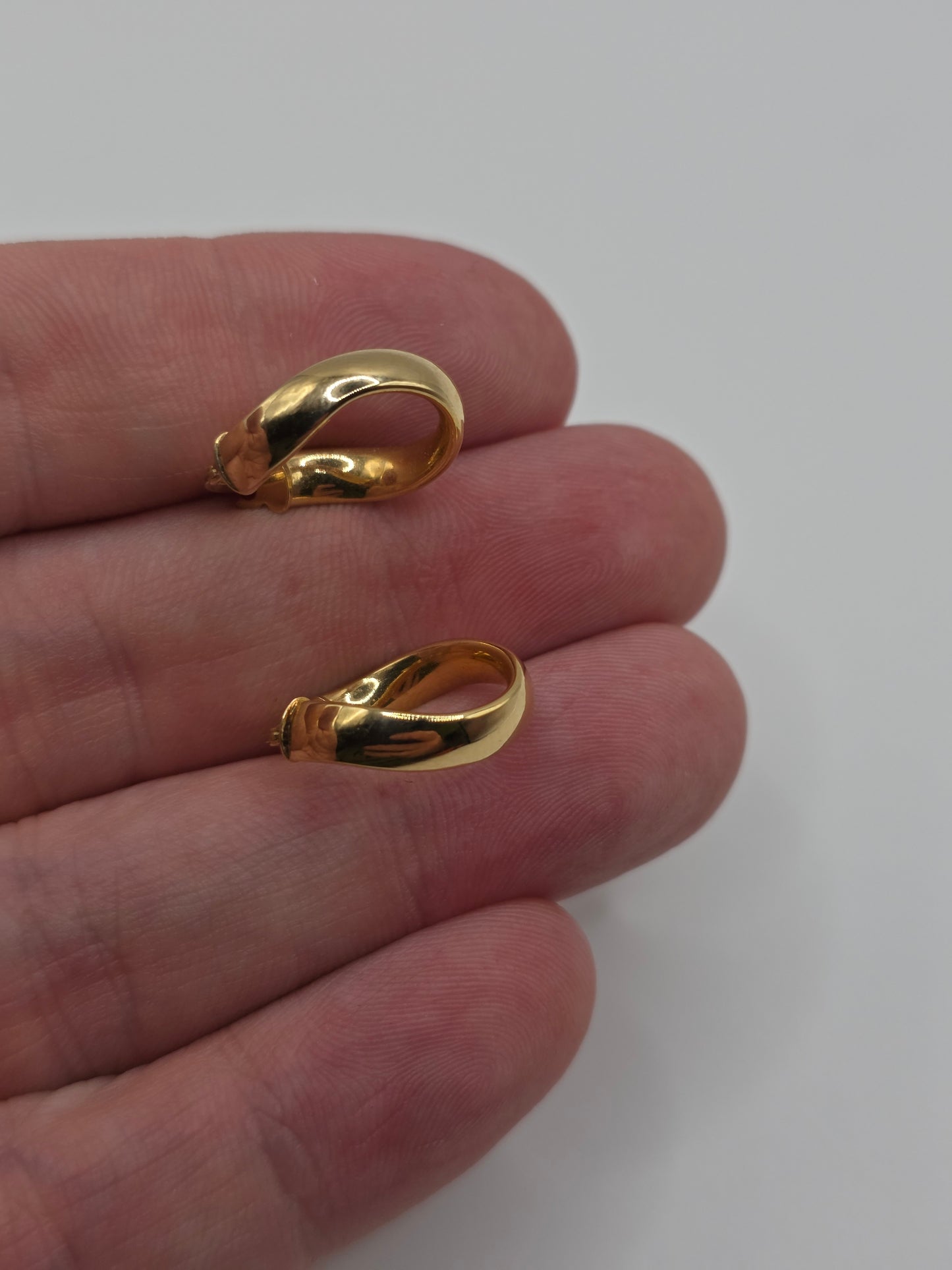 9ct gold creole earrings