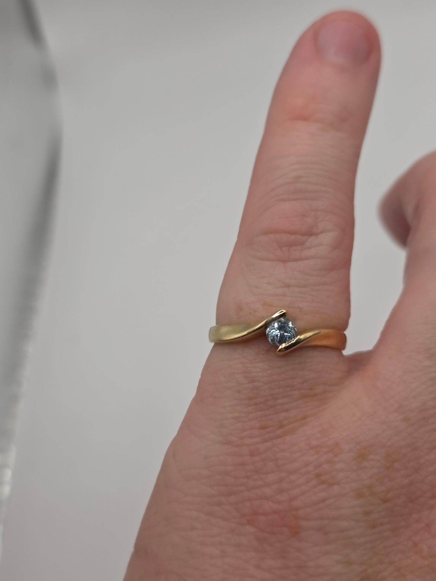 9ct gold topaz ring