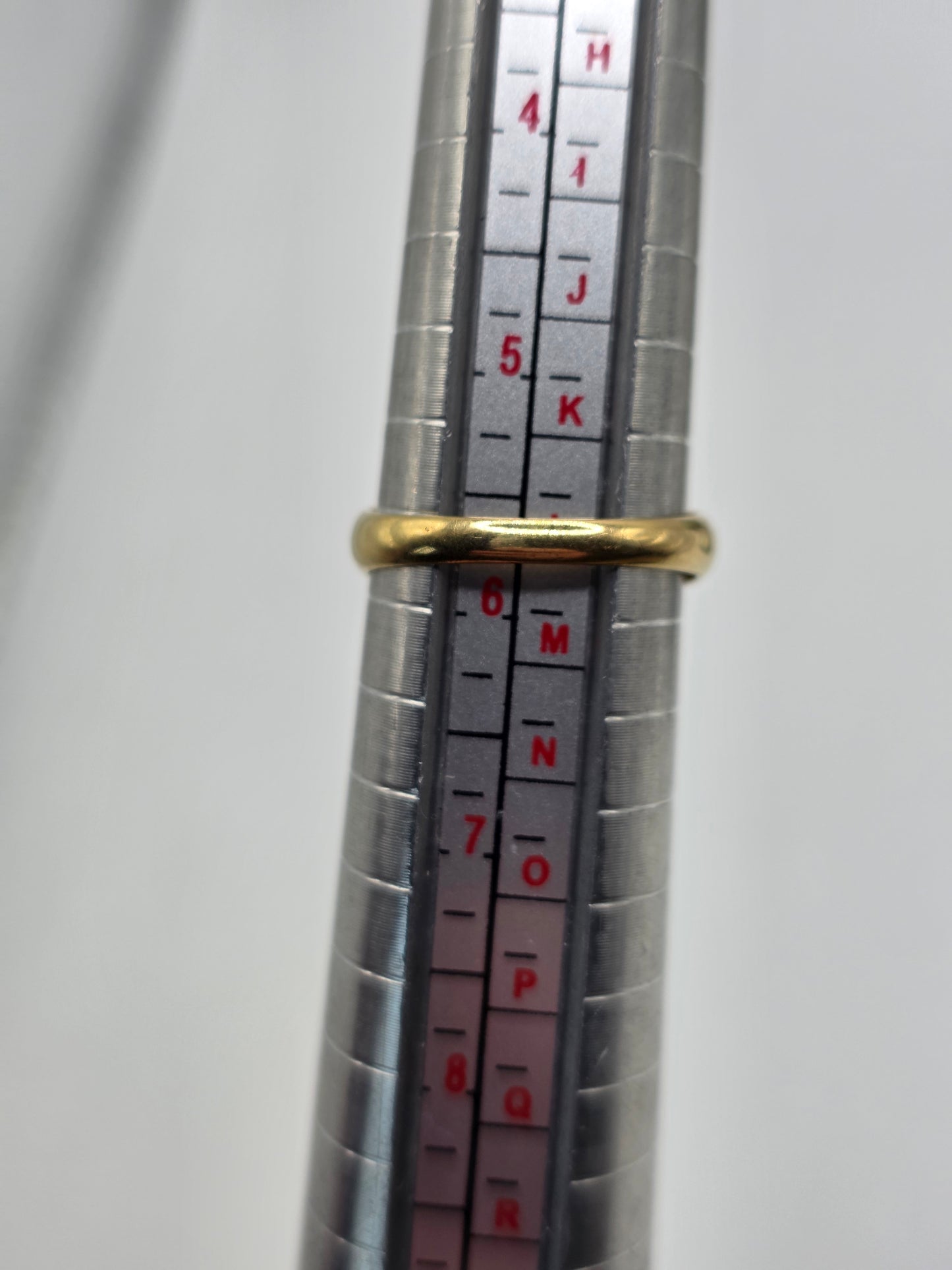 18ct sapphire and diamond gypsy ring