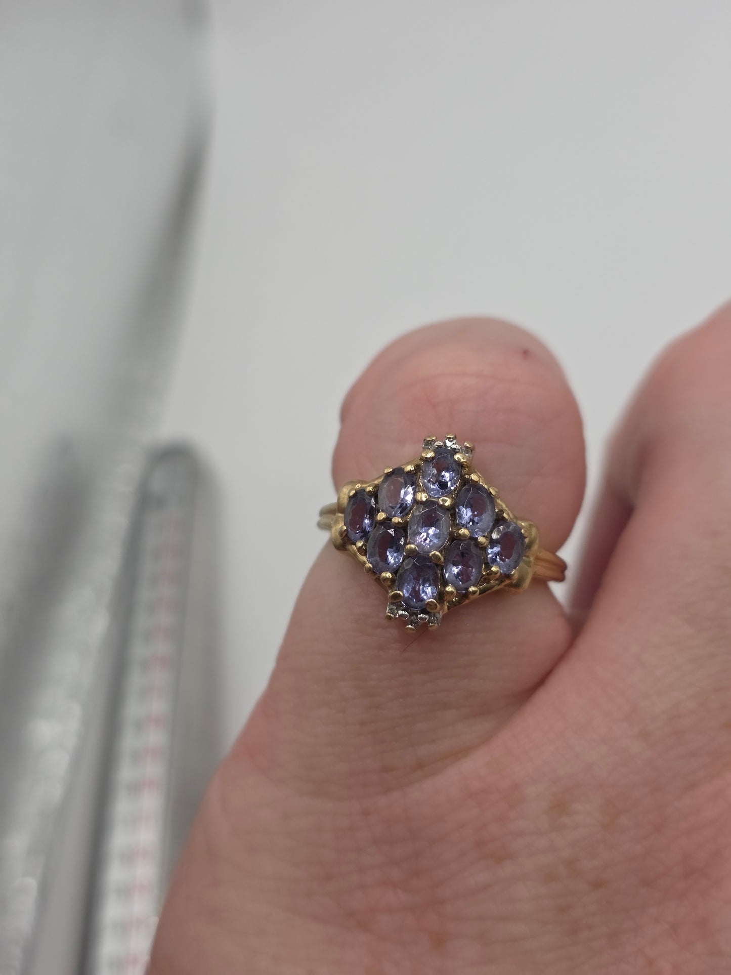 9ct gold tanzanite and diamond ring