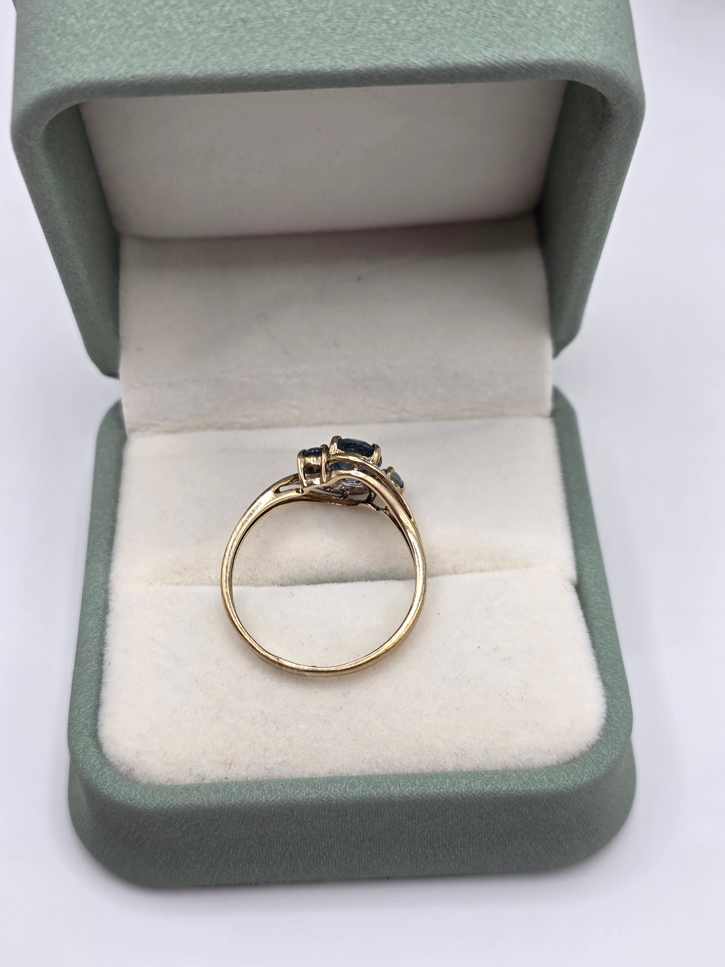 9ct gold topaz and diamond ring