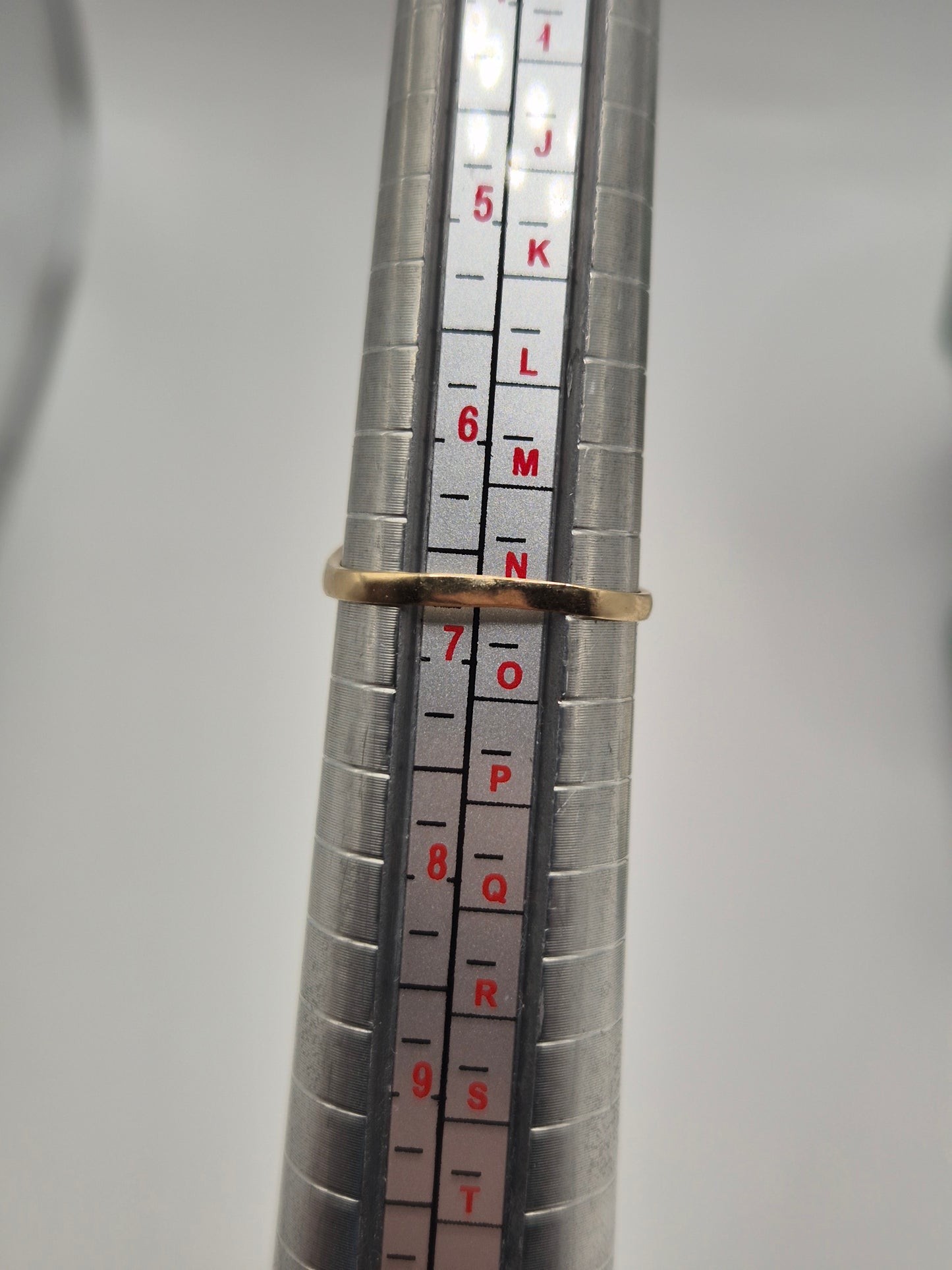 9ct gold amethyst and diamond ring