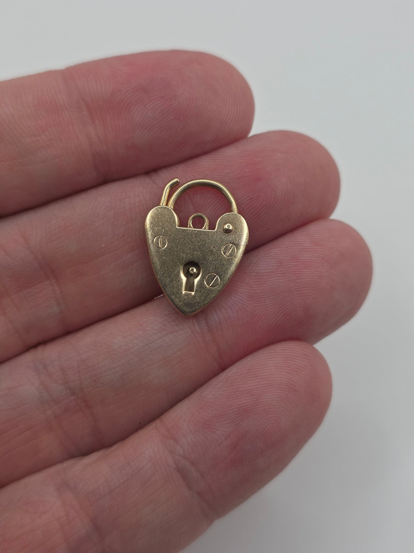 9ct gold padlock 4
