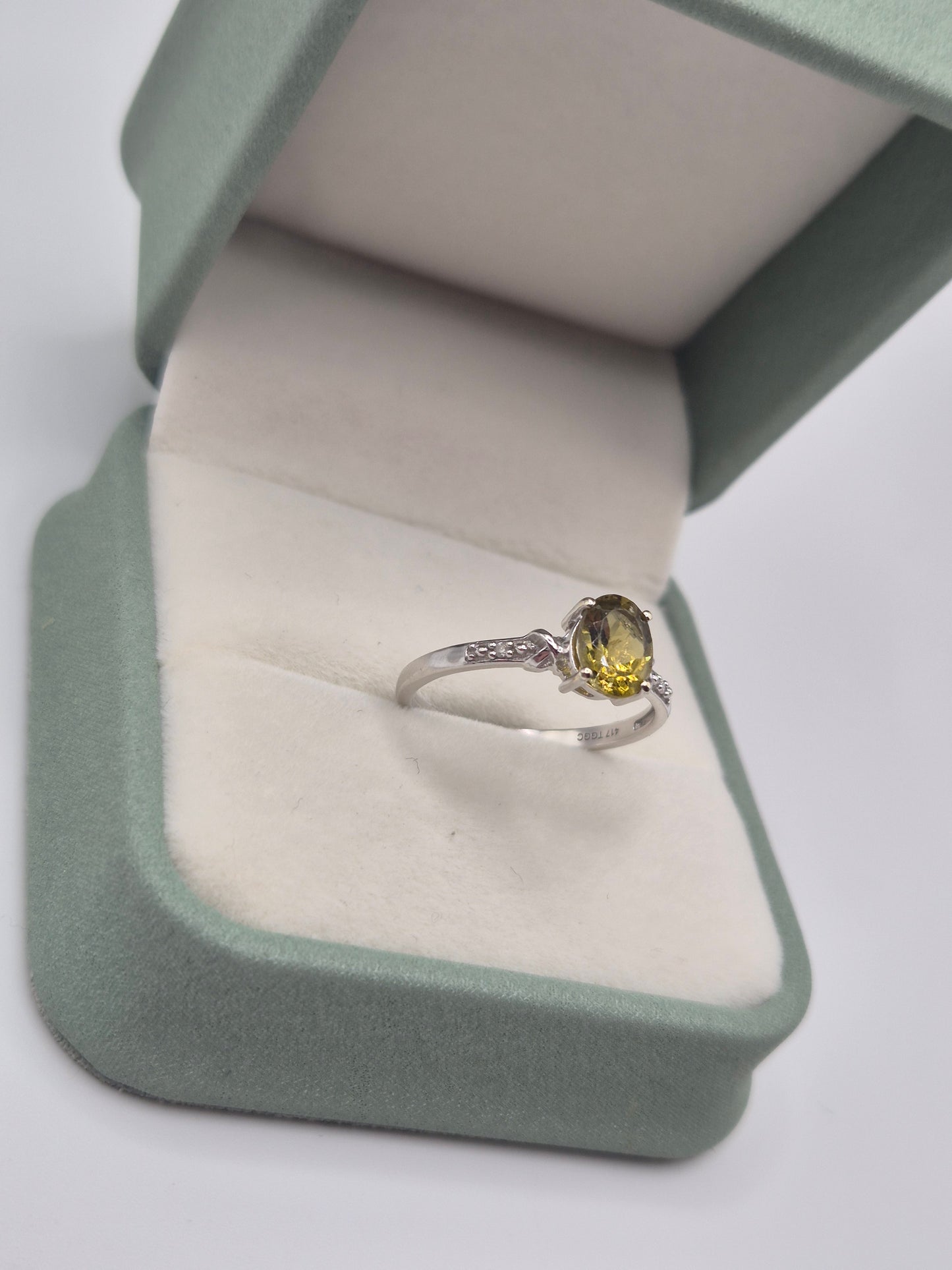 9ct white gold sphene and diamond ring