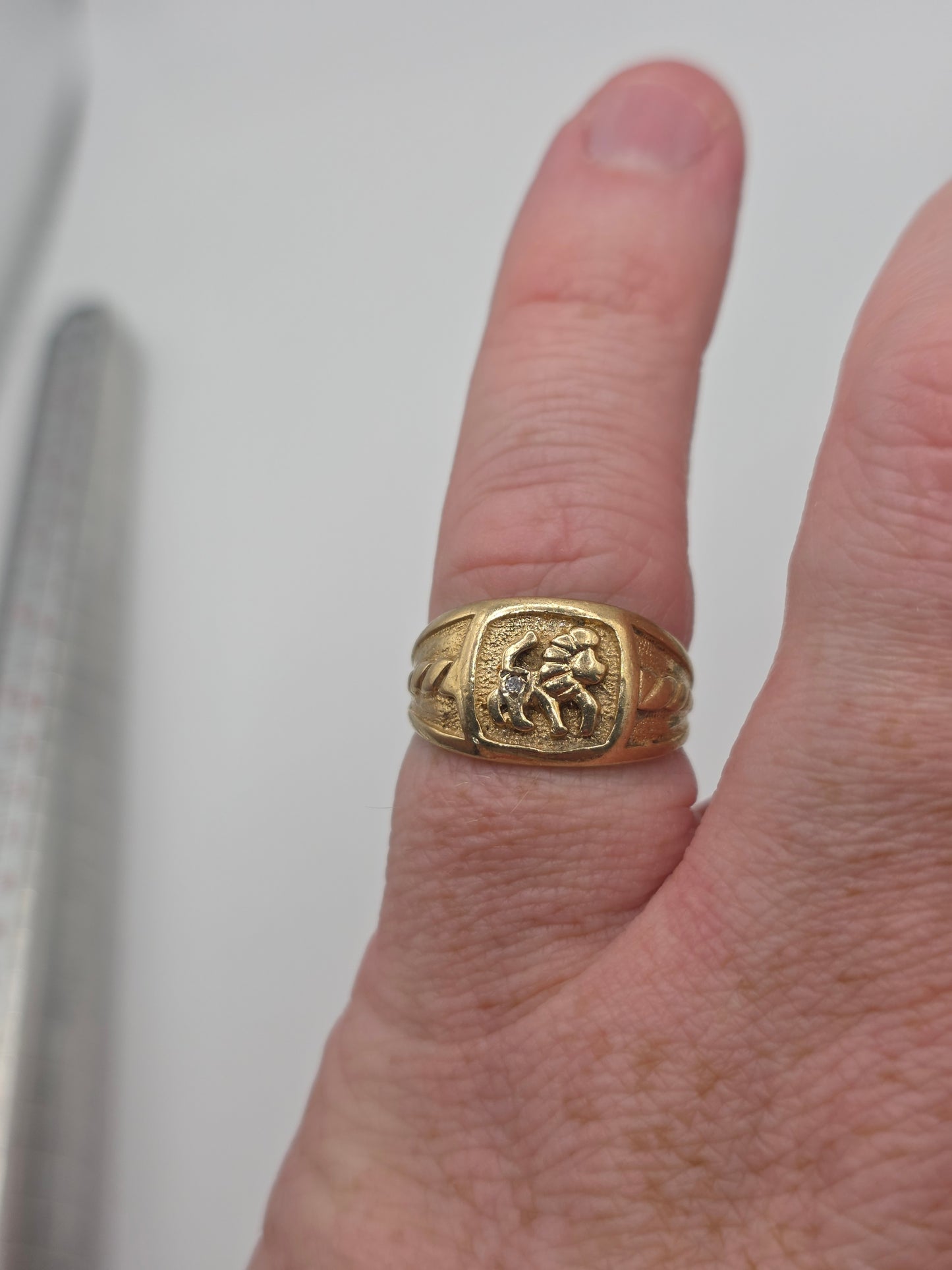 9ct gold diamond lion signet ring