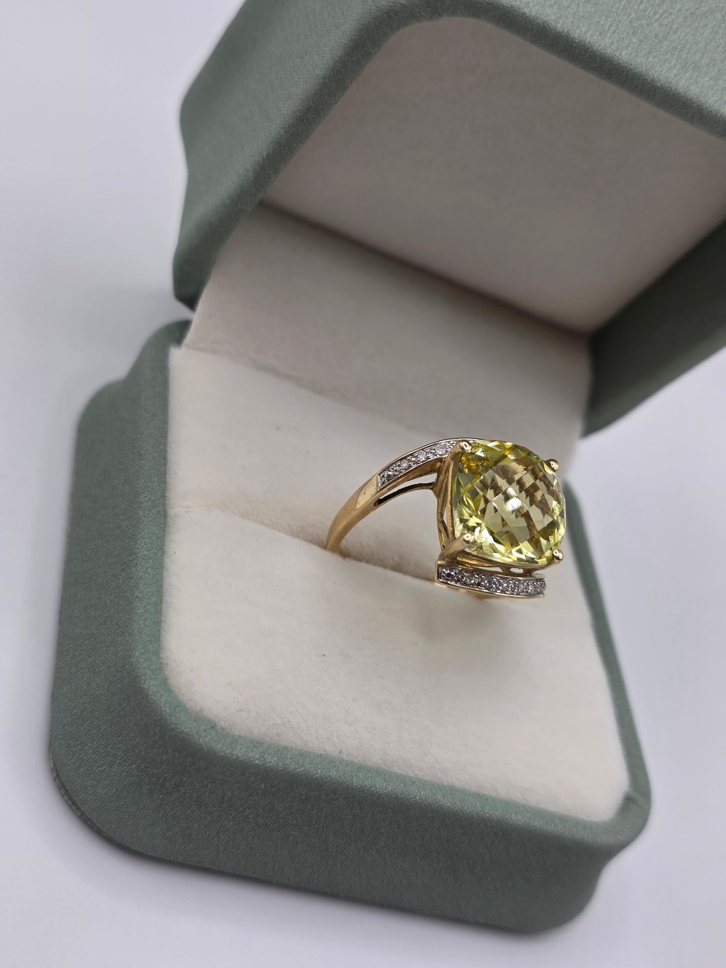 9ct gold citrine and diamond ring