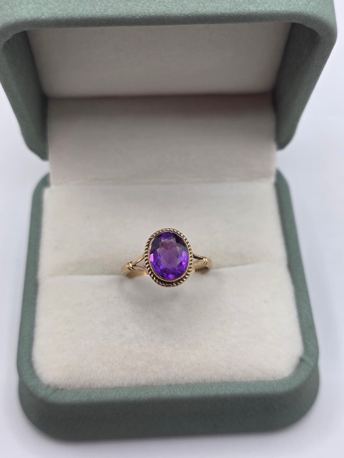 9ct gold amethyst ring
