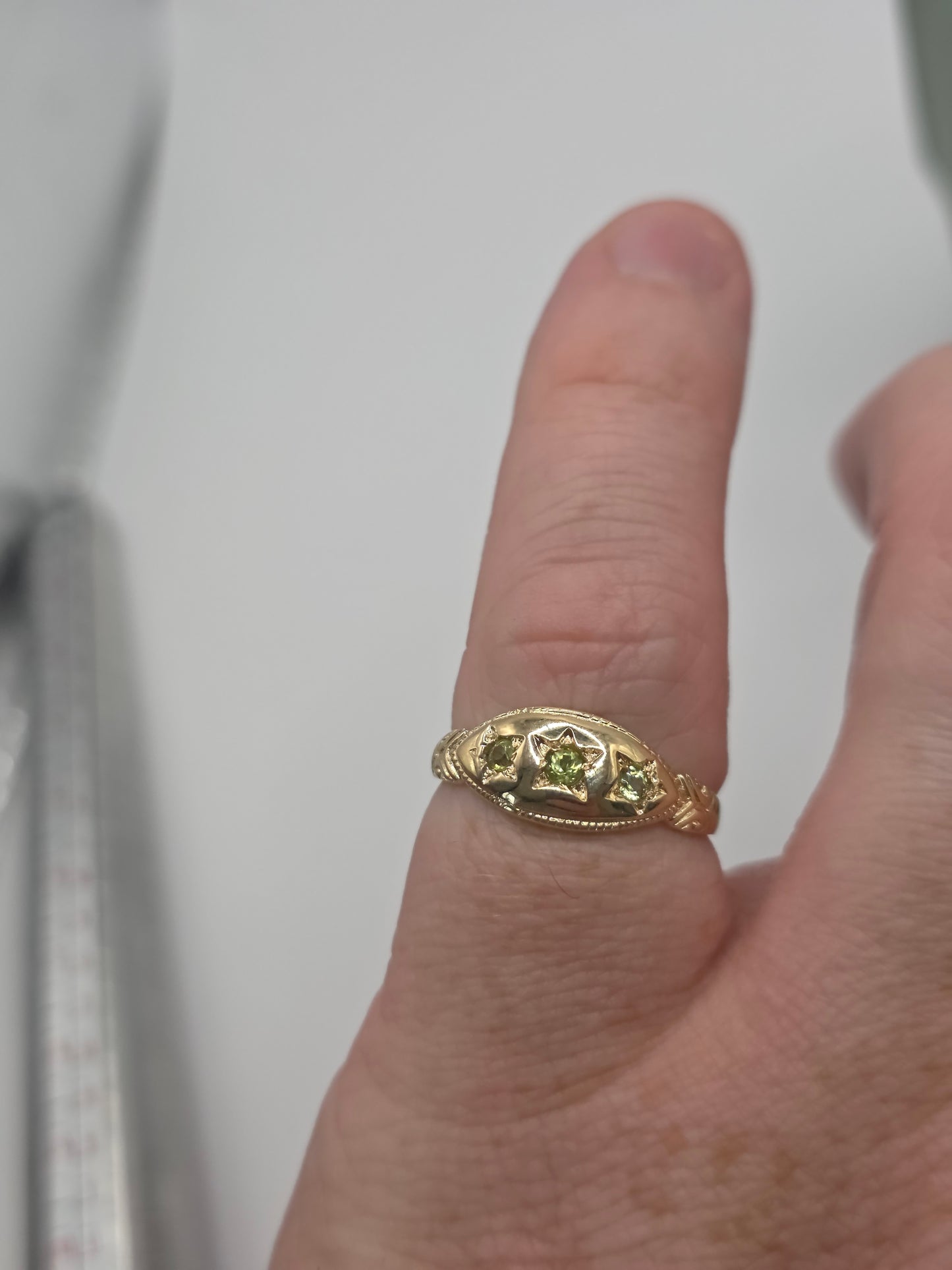 9ct gold peridot gypsy ring